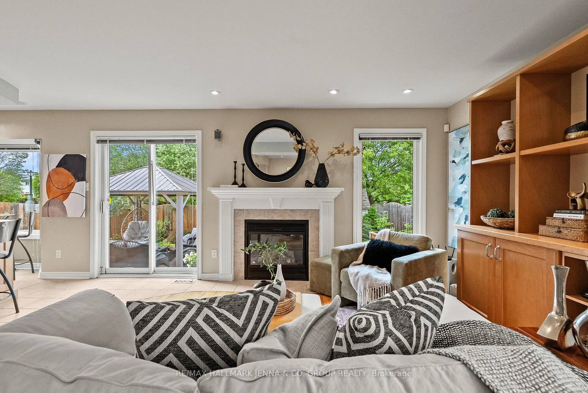 Photo 9 of 70 Huntersfield Drive, Ottawa, Hunt Club Park/Greenboro — HOMEH