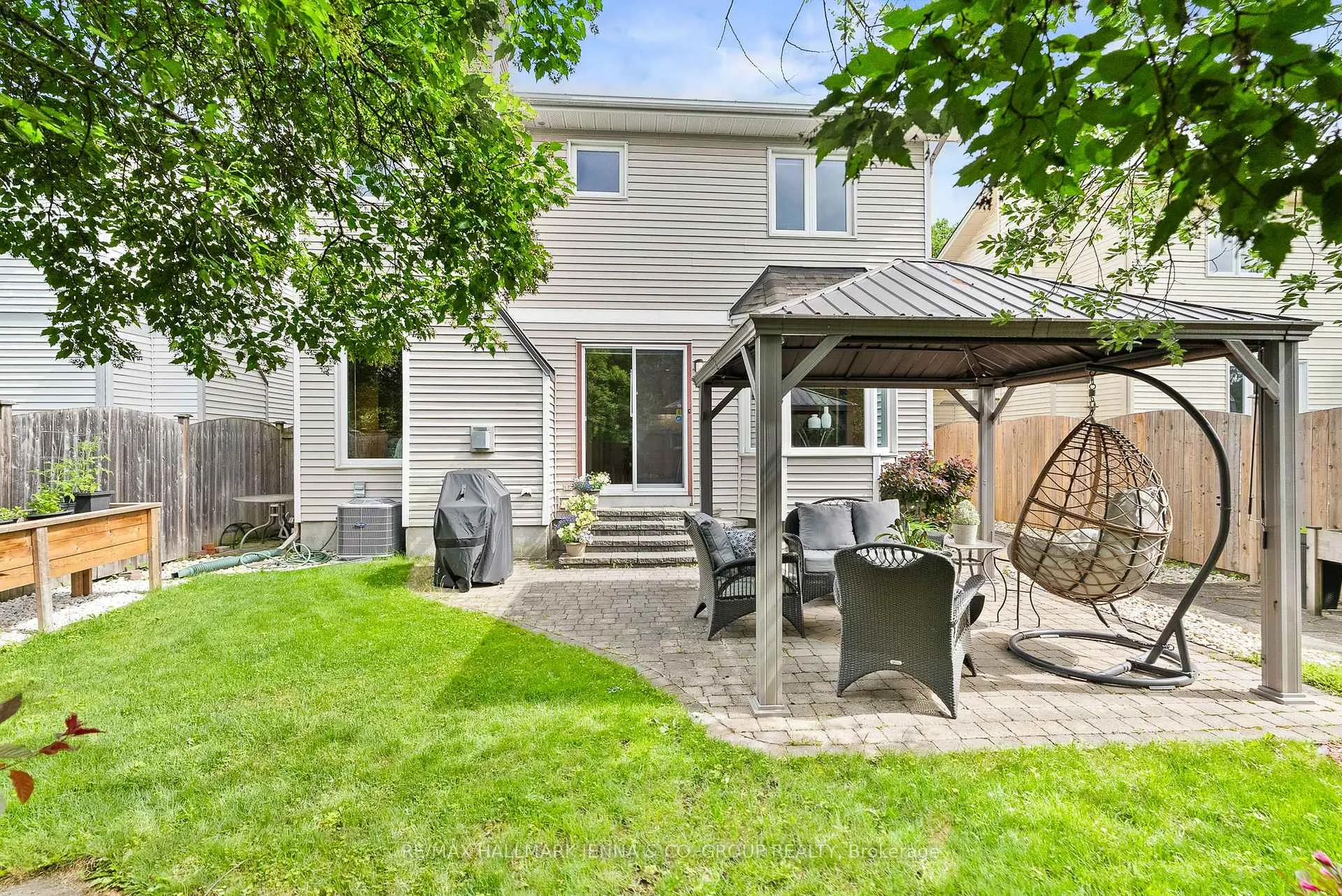 Photo 34 of 70 Huntersfield Drive, Ottawa, Hunt Club Park/Greenboro — HOMEH