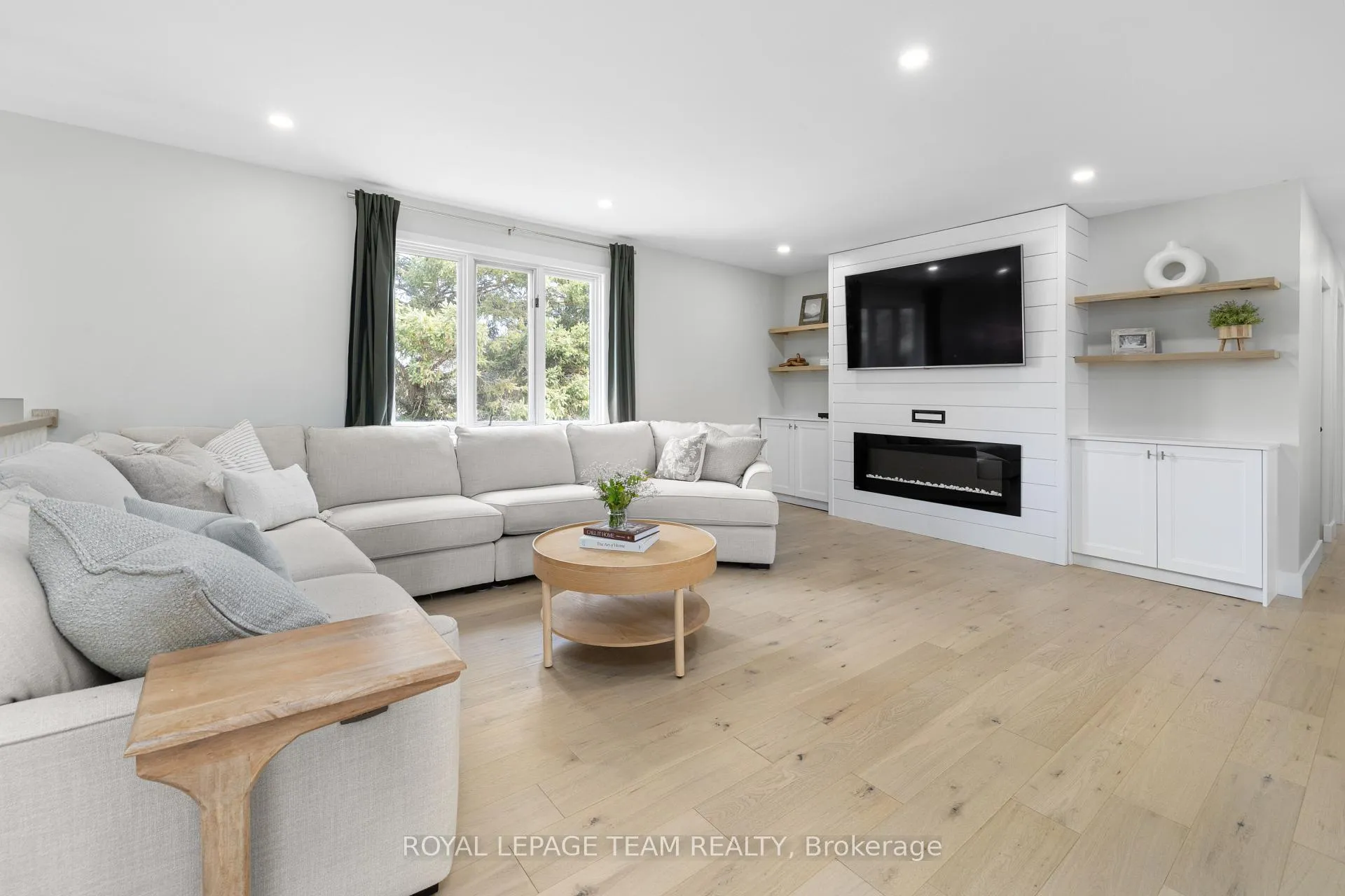 Photo 3 of 1386 Johnston Drive, Ottawa, Greely — HOMEH