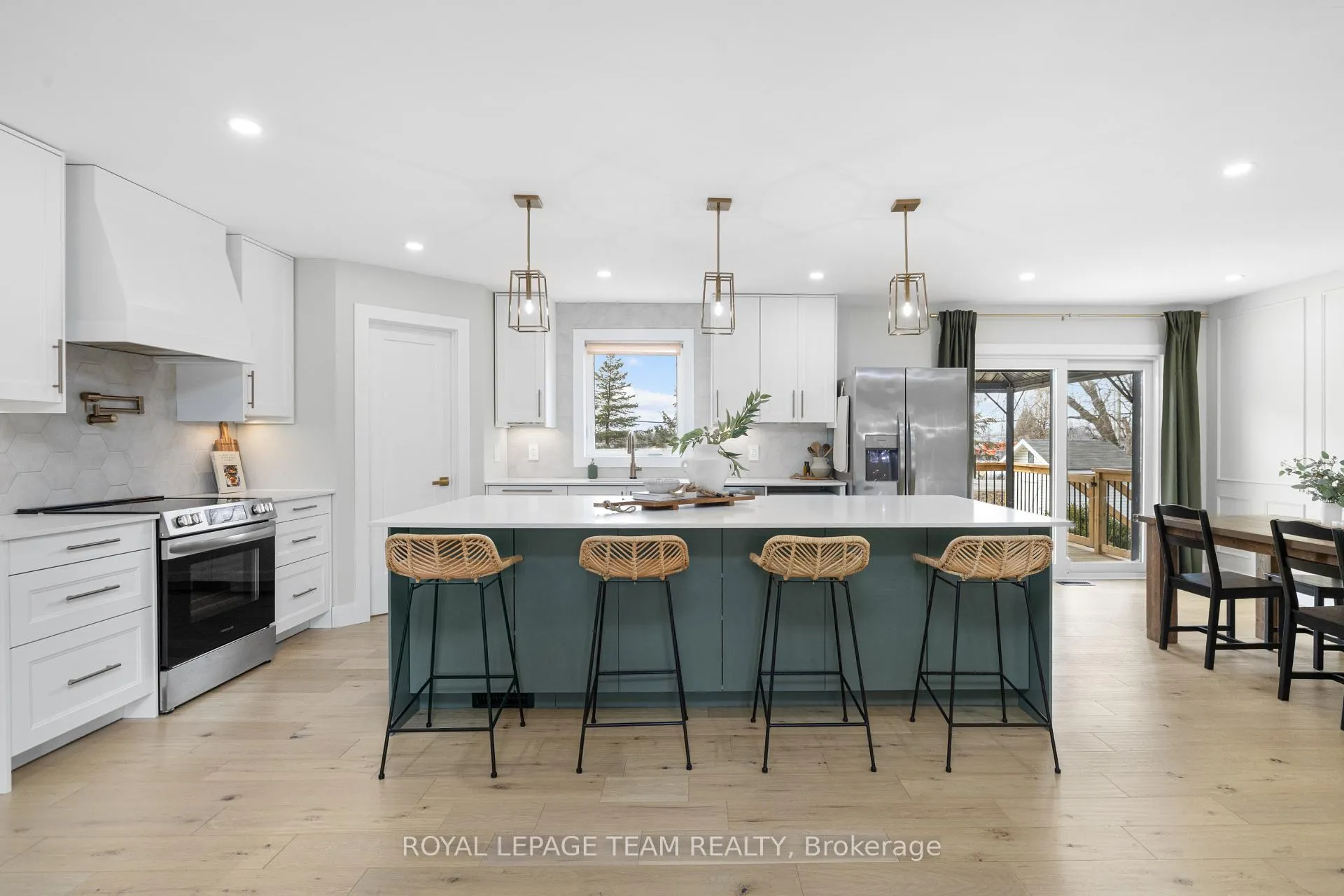 Photo 5 of 1386 Johnston Drive, Ottawa, Greely — HOMEH