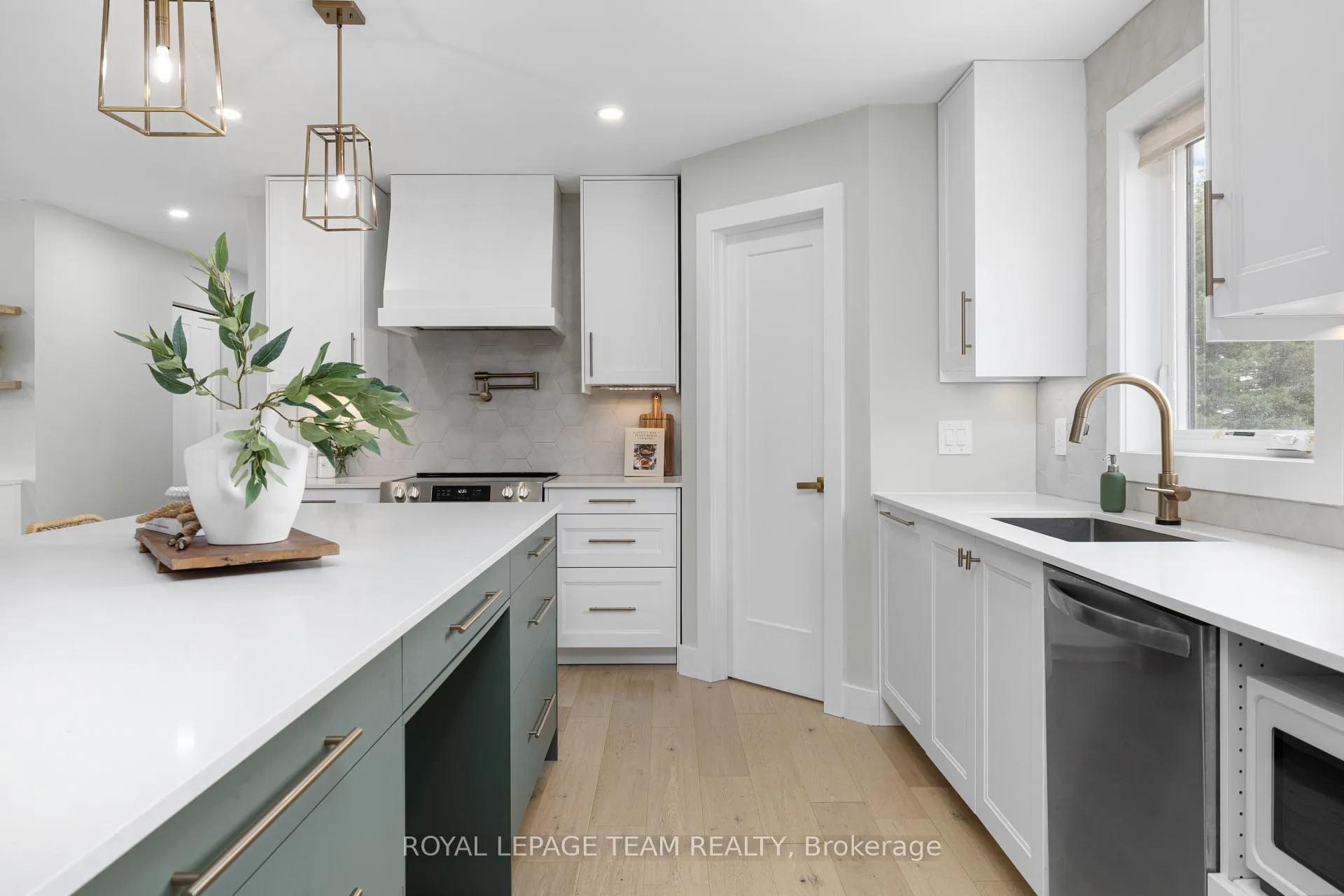 Photo 10 of 1386 Johnston Drive, Ottawa, Greely — HOMEH