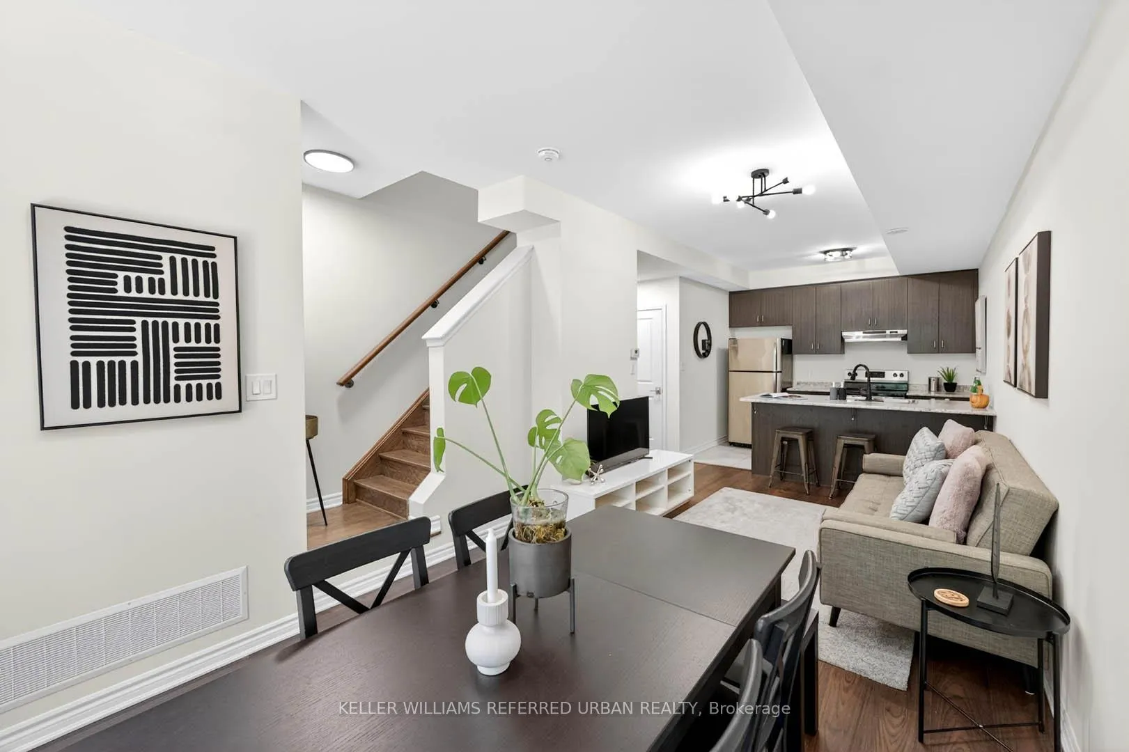 Front of Unit 19, 25 Heron Park Place