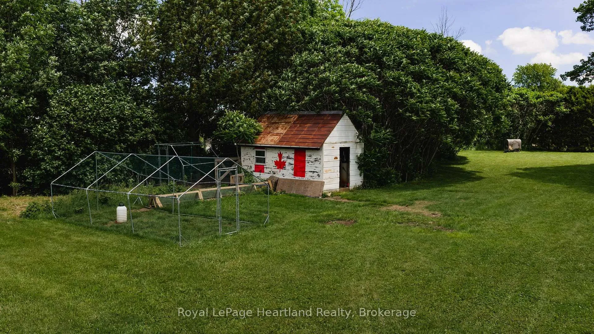 Photo 35 of 2010 Alma Street N, Howick — HOMEH