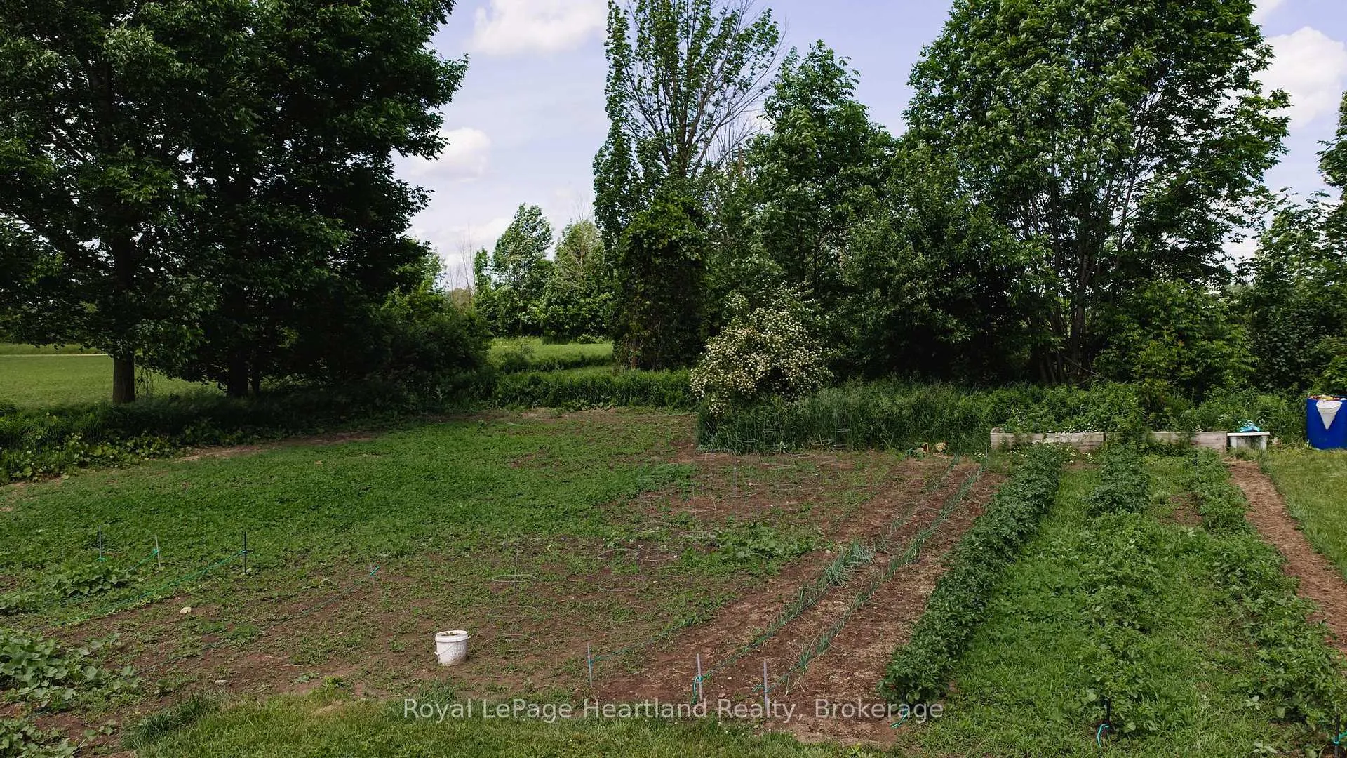 Photo 36 of 2010 Alma Street N, Howick — HOMEH