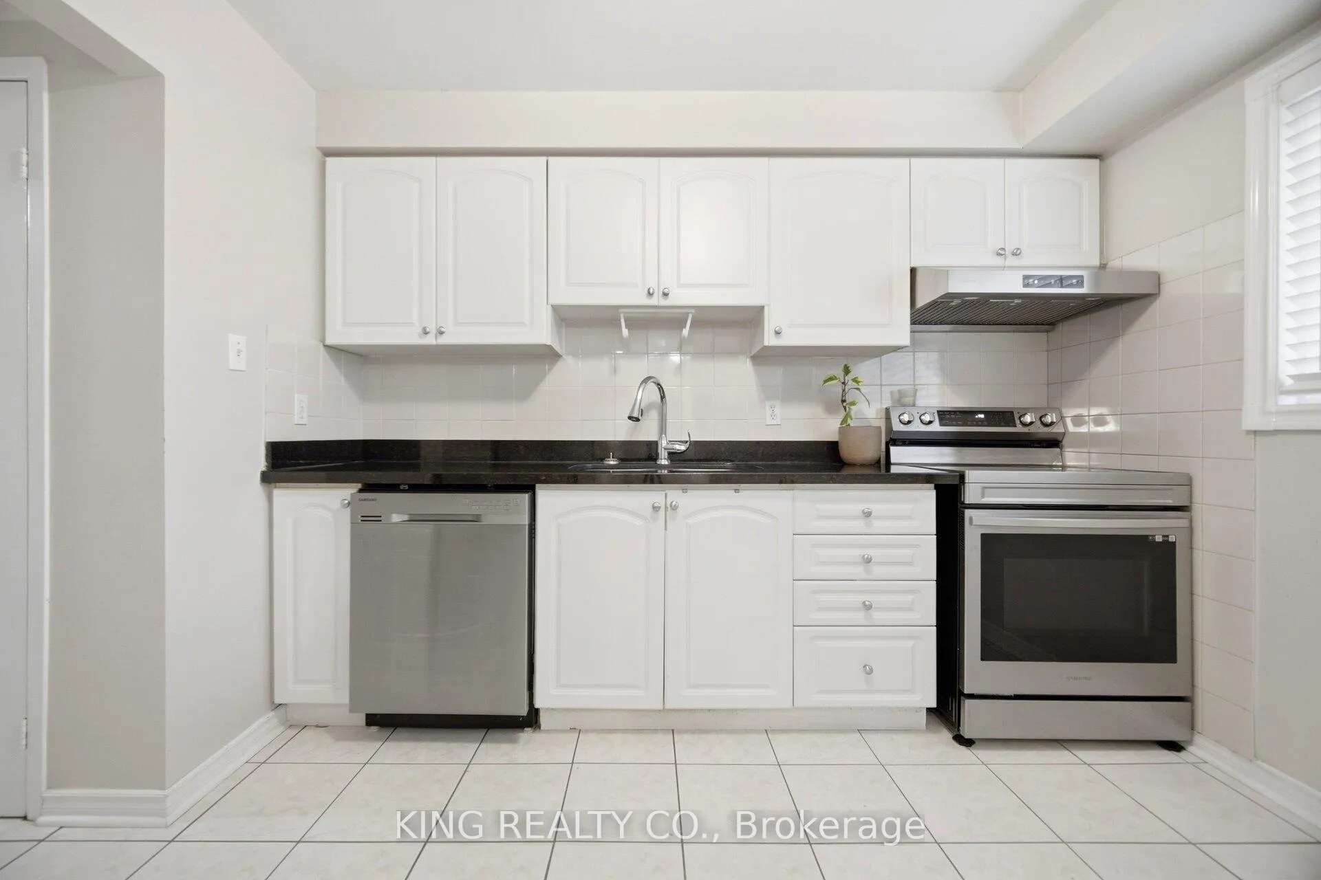 Photo 10 of 12 Rushmore Crescent, Brampton, Heart Lake East — HOMEH