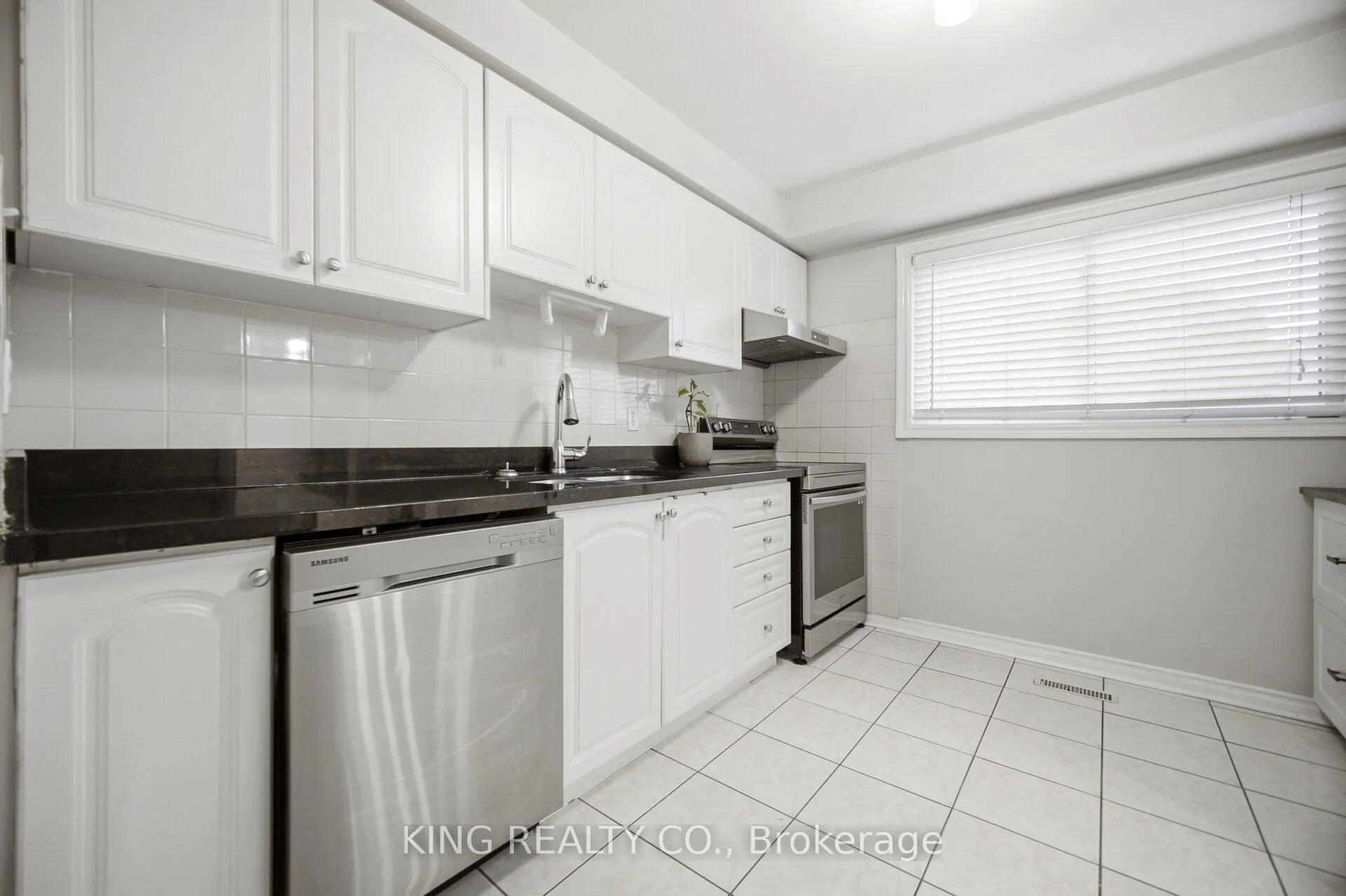 Photo 12 of 12 Rushmore Crescent, Brampton, Heart Lake East — HOMEH
