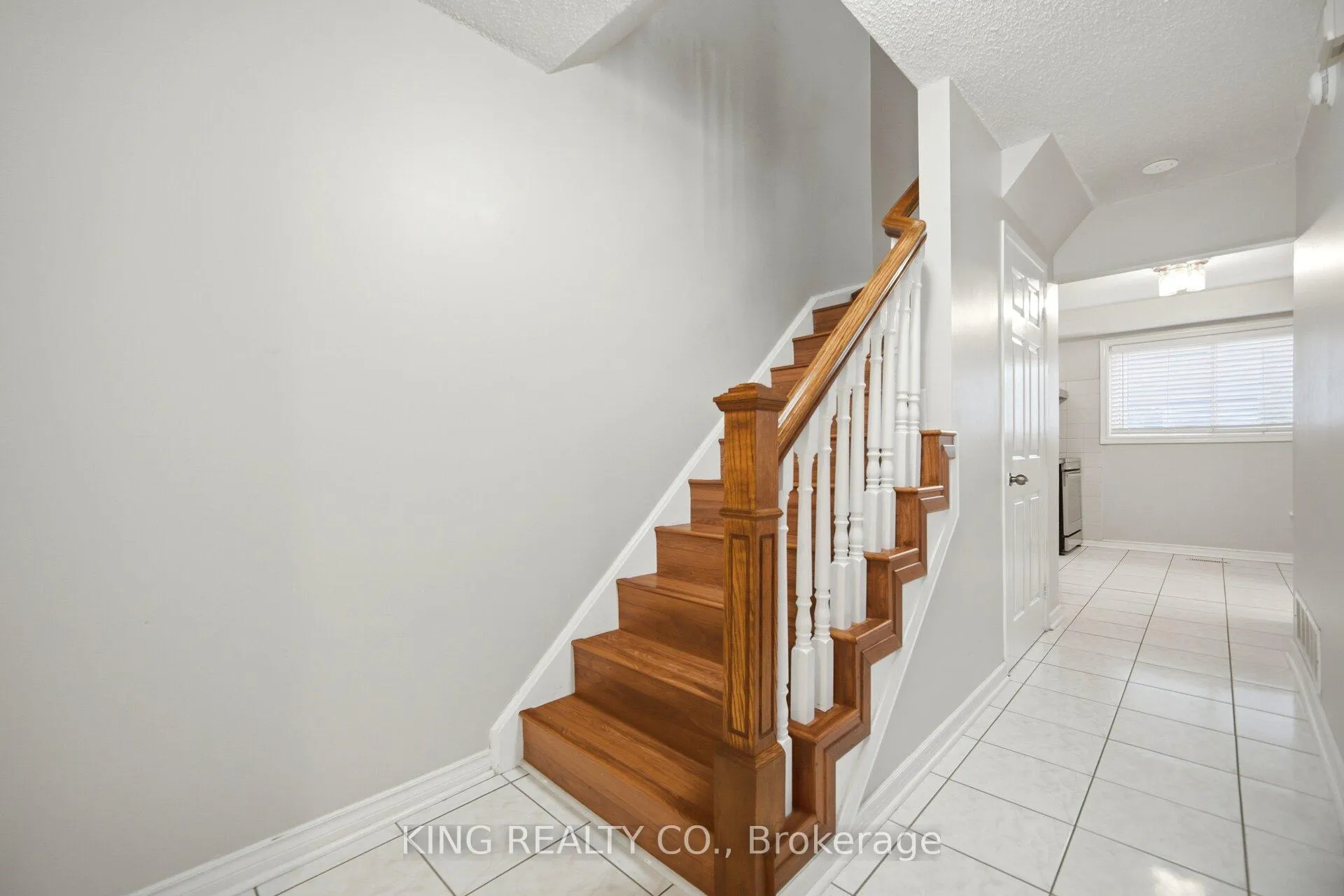 Photo 13 of 12 Rushmore Crescent, Brampton, Heart Lake East — HOMEH