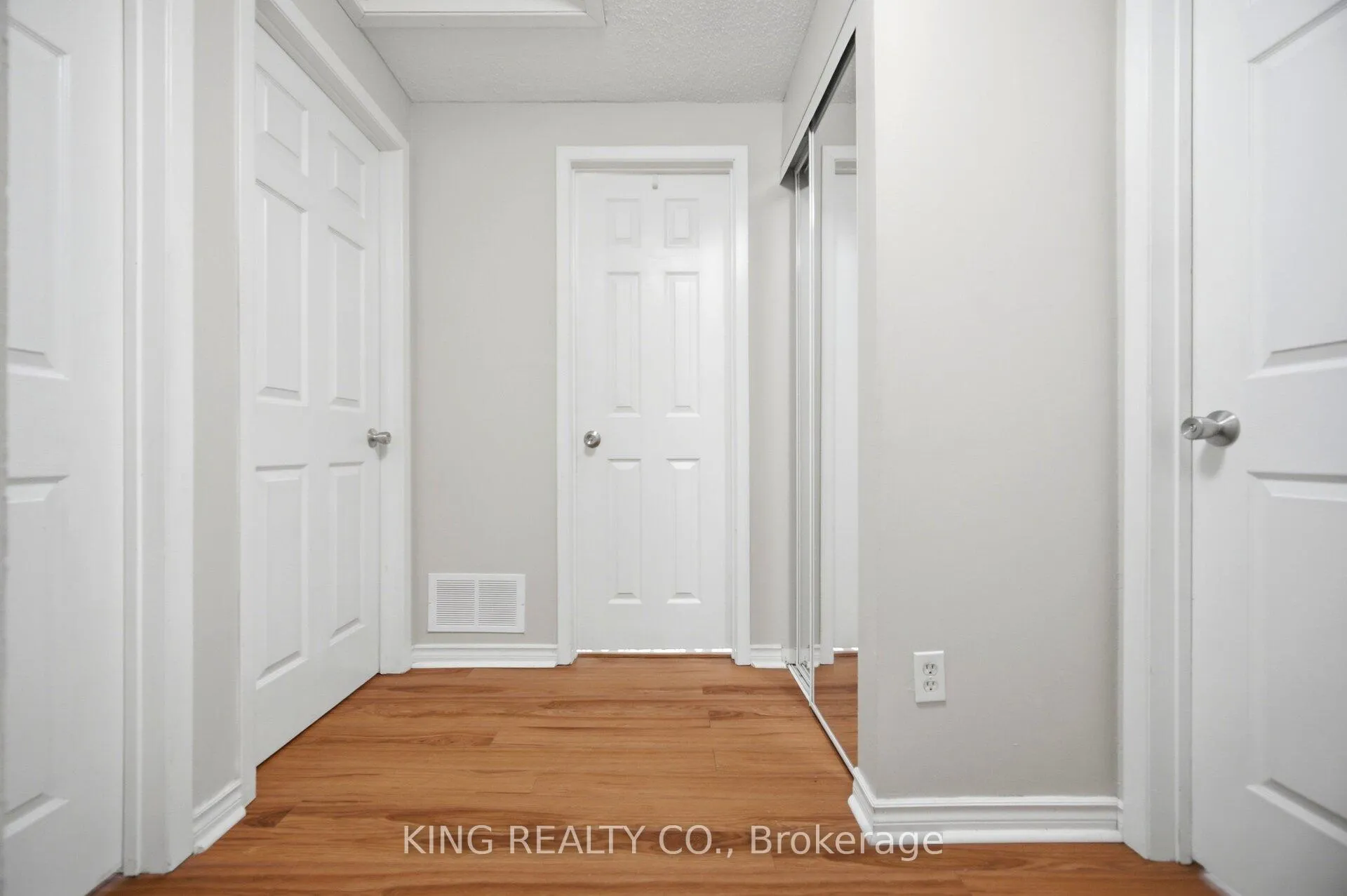 Photo 15 of 12 Rushmore Crescent, Brampton, Heart Lake East — HOMEH