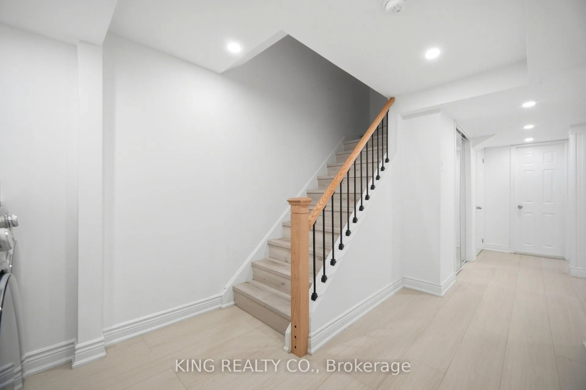 Photo 23 of 12 Rushmore Crescent, Brampton, Heart Lake East — HOMEH