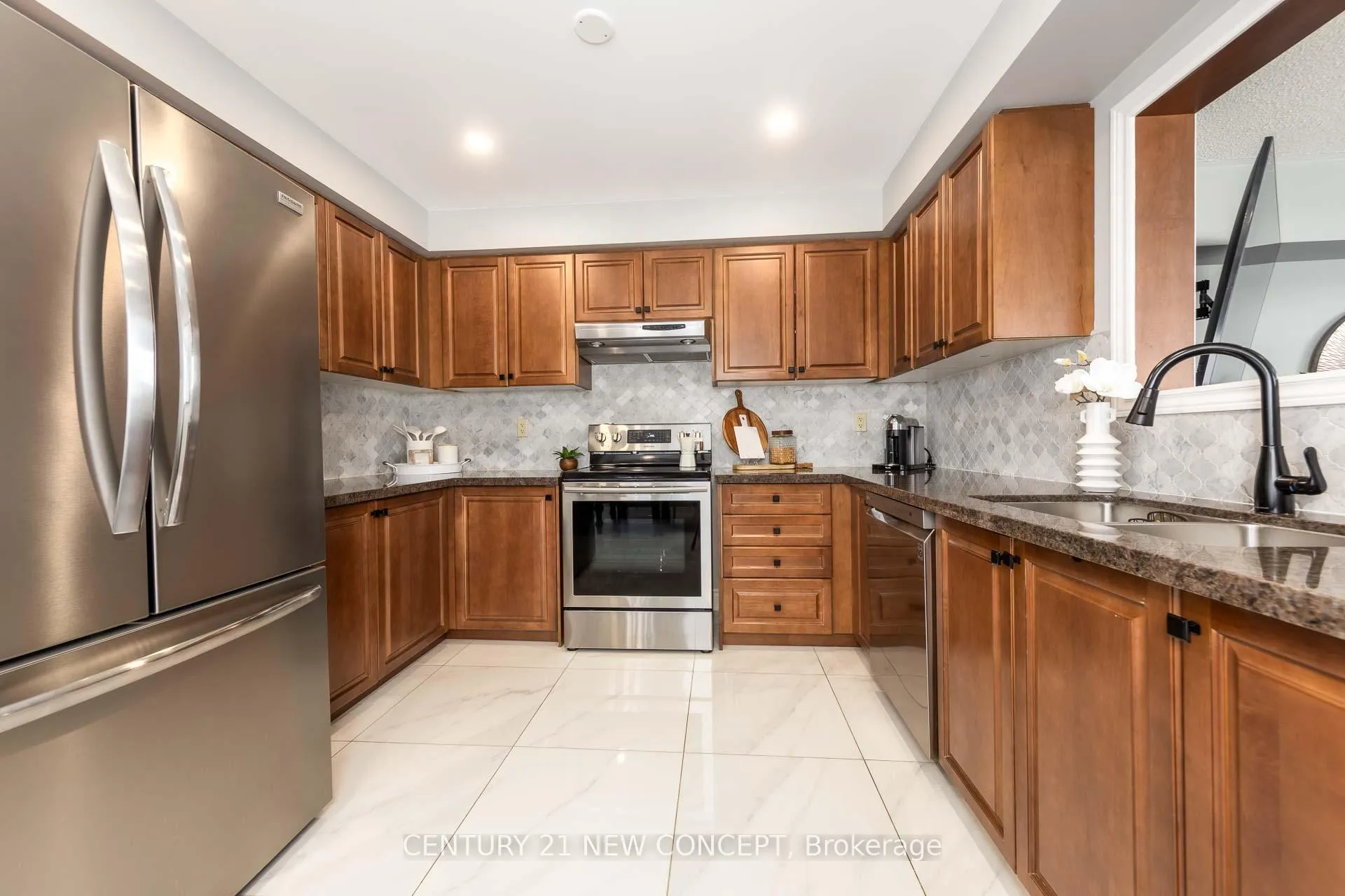 Photo 15 of 3 Humbershed Crescent, Caledon, Bolton West — HOMEH