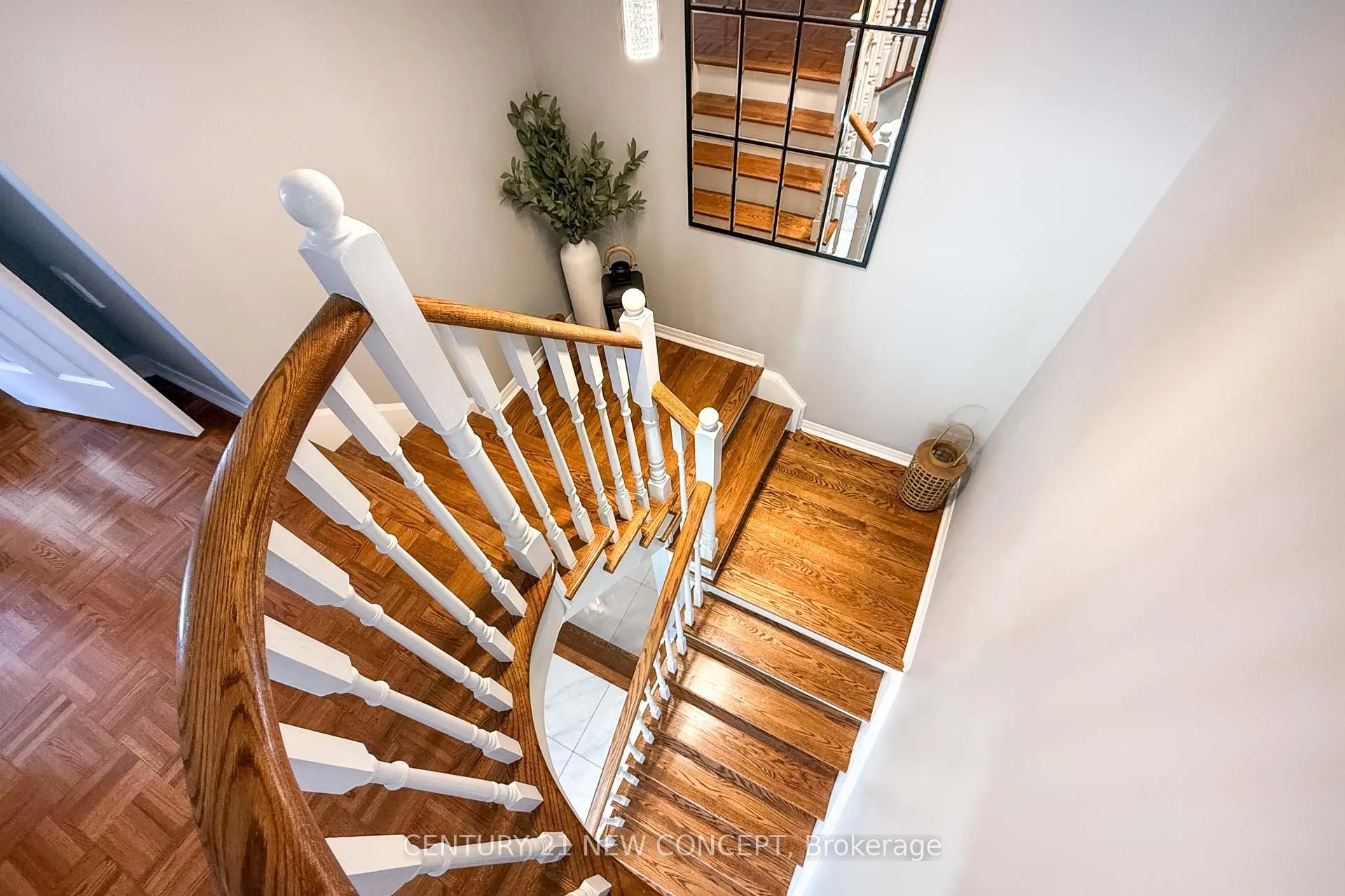 Photo 23 of 3 Humbershed Crescent, Caledon, Bolton West — HOMEH