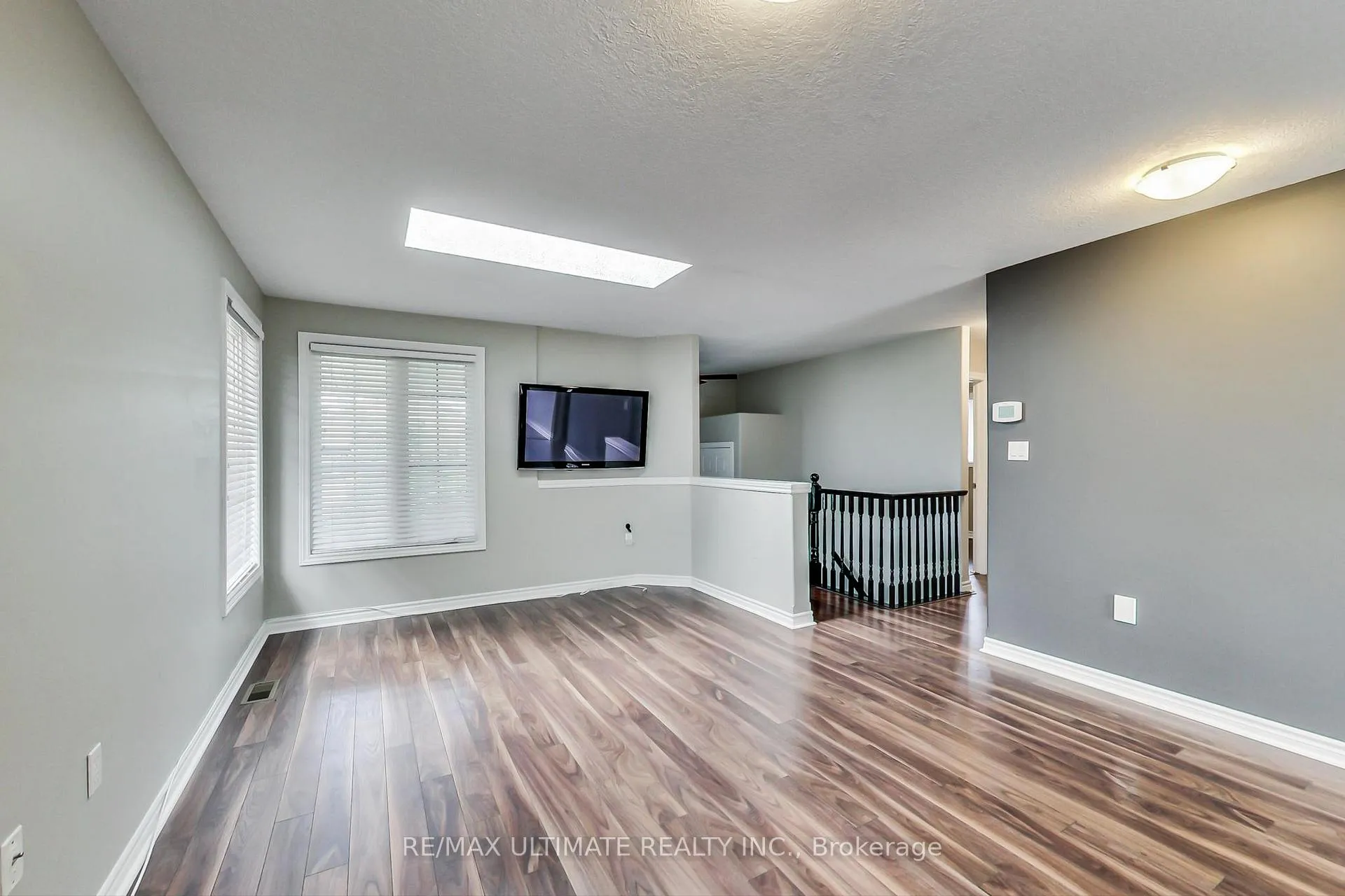Photo 5 of Unit Main, 209 Dunsmore Lane, Barrie, Georgian Drive — HOMEH