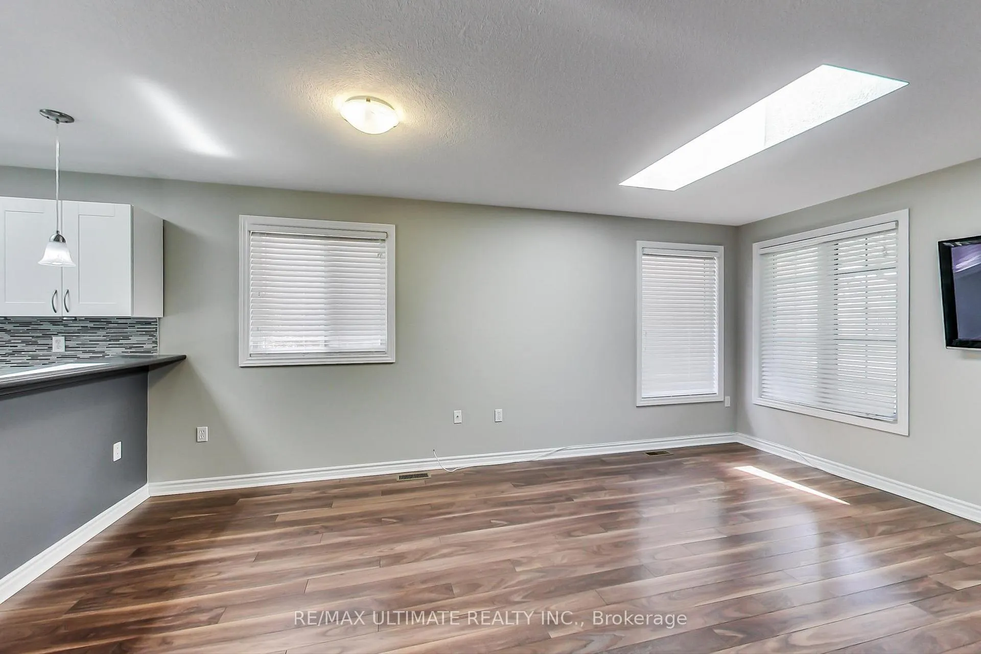 Photo 6 of Unit Main, 209 Dunsmore Lane, Barrie, Georgian Drive — HOMEH