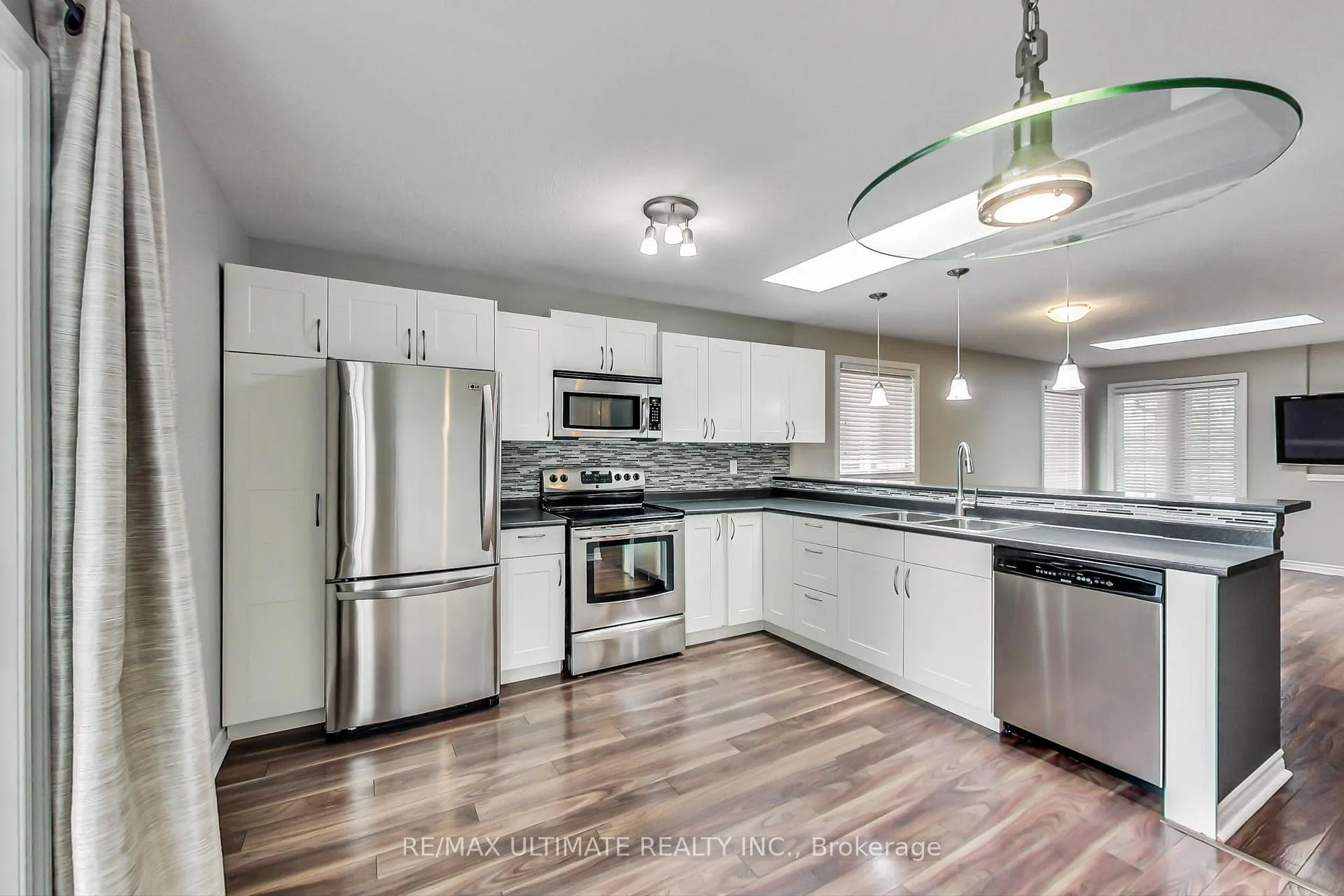 Photo 10 of Unit Main, 209 Dunsmore Lane, Barrie, Georgian Drive — HOMEH