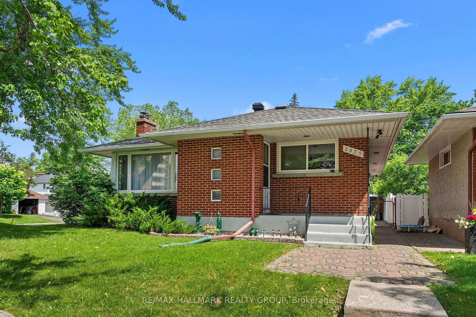 Photo 4 of 2075 Neepawa Avenue, Ottawa, Carlingwood — HOMEH