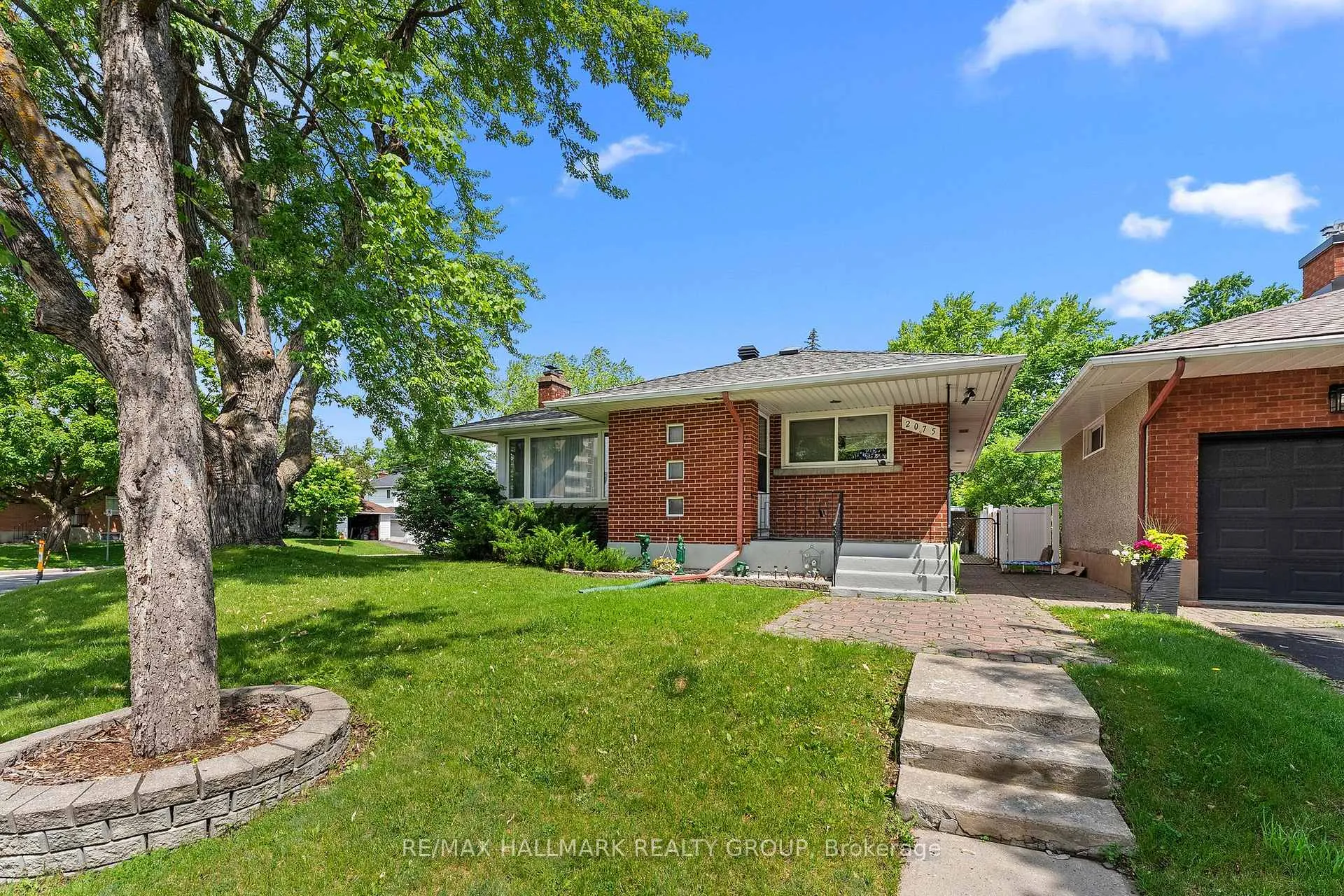 Photo 6 of 2075 Neepawa Avenue, Ottawa, Carlingwood — HOMEH