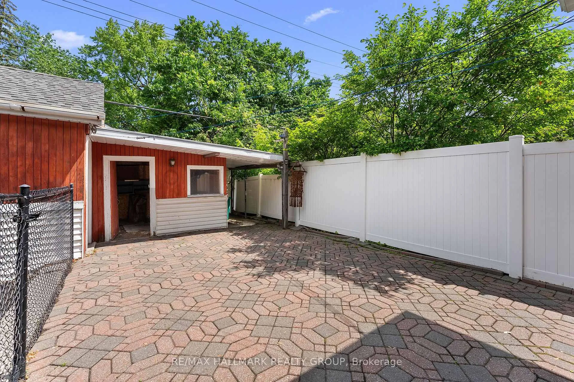 Photo 9 of 2075 Neepawa Avenue, Ottawa, Carlingwood — HOMEH