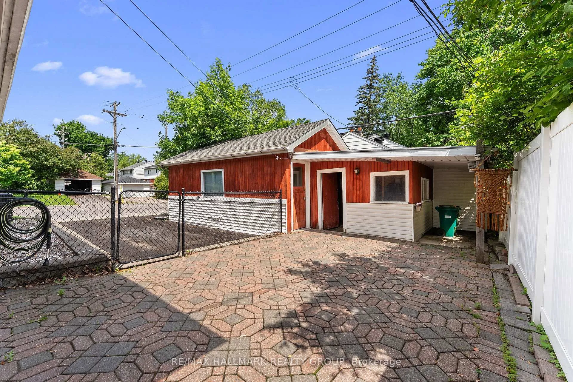 Photo 10 of 2075 Neepawa Avenue, Ottawa, Carlingwood — HOMEH