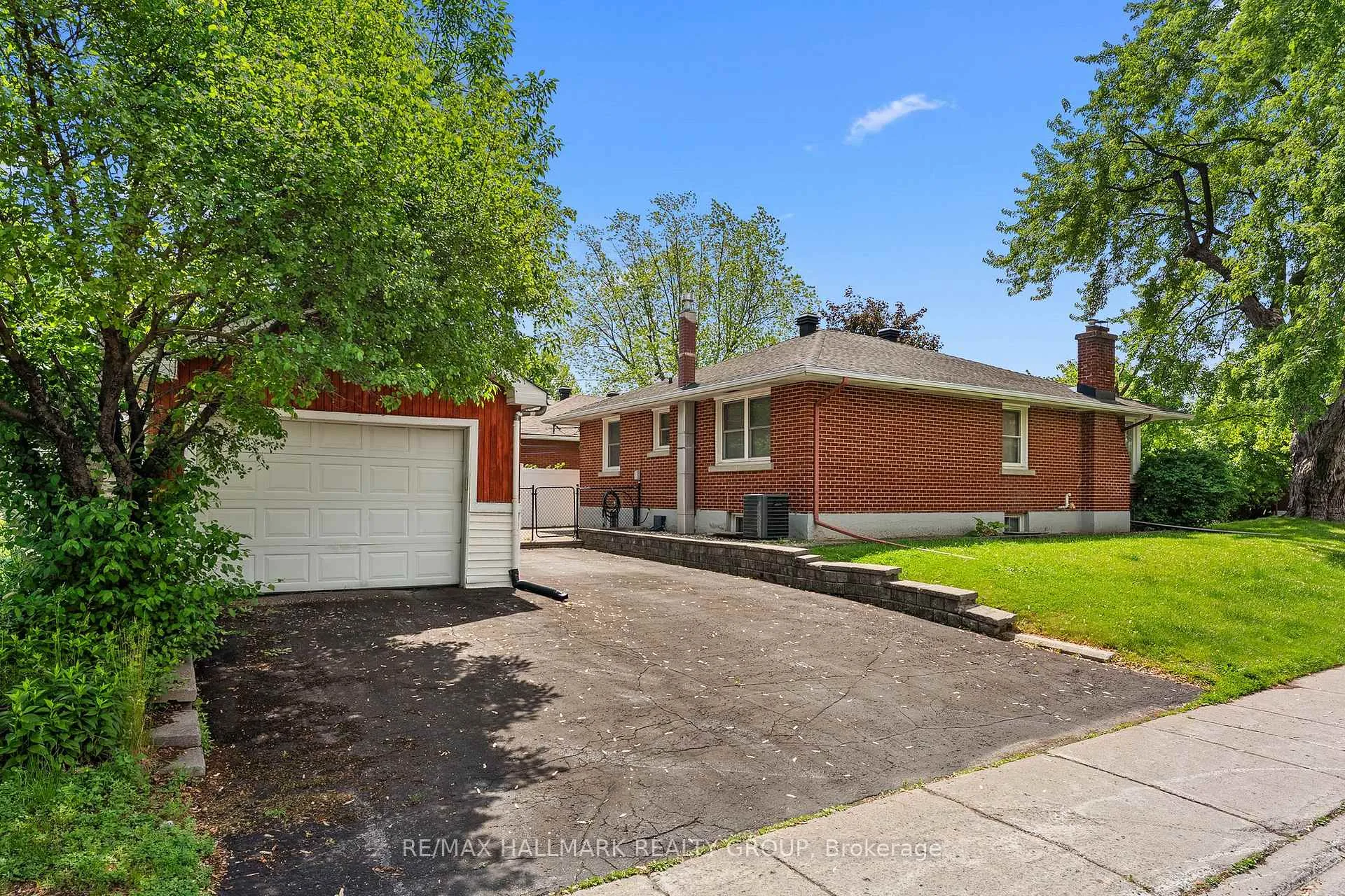 Photo 12 of 2075 Neepawa Avenue, Ottawa, Carlingwood — HOMEH