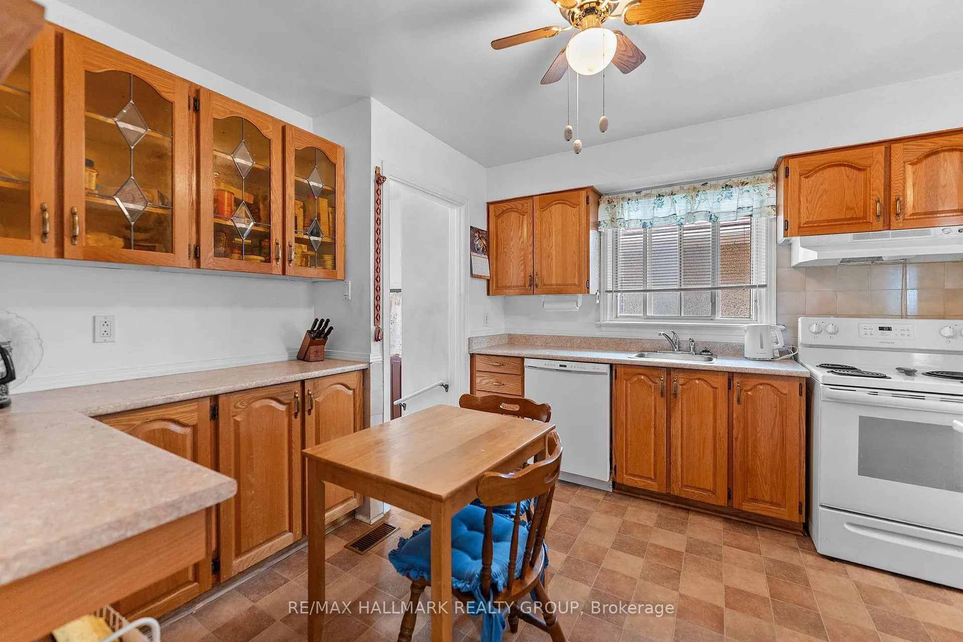 Photo 26 of 2075 Neepawa Avenue, Ottawa, Carlingwood — HOMEH