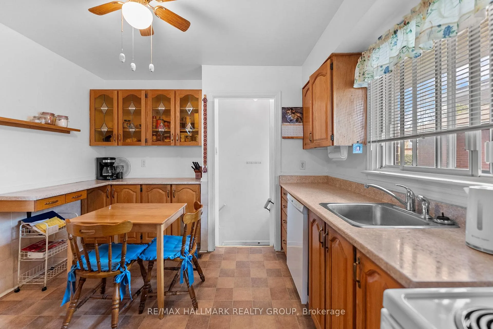 Photo 28 of 2075 Neepawa Avenue, Ottawa, Carlingwood — HOMEH