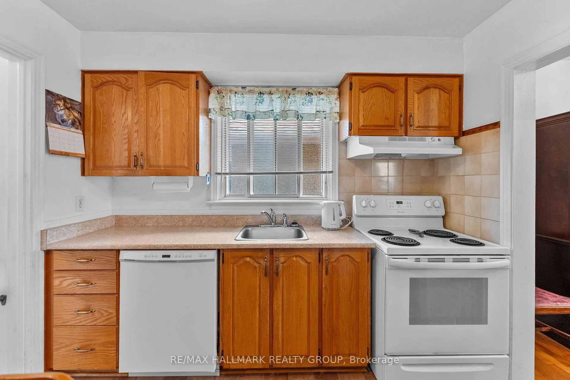 Photo 30 of 2075 Neepawa Avenue, Ottawa, Carlingwood — HOMEH