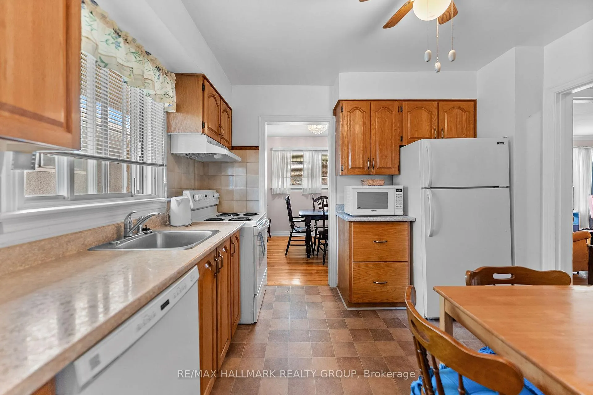 Photo 31 of 2075 Neepawa Avenue, Ottawa, Carlingwood — HOMEH