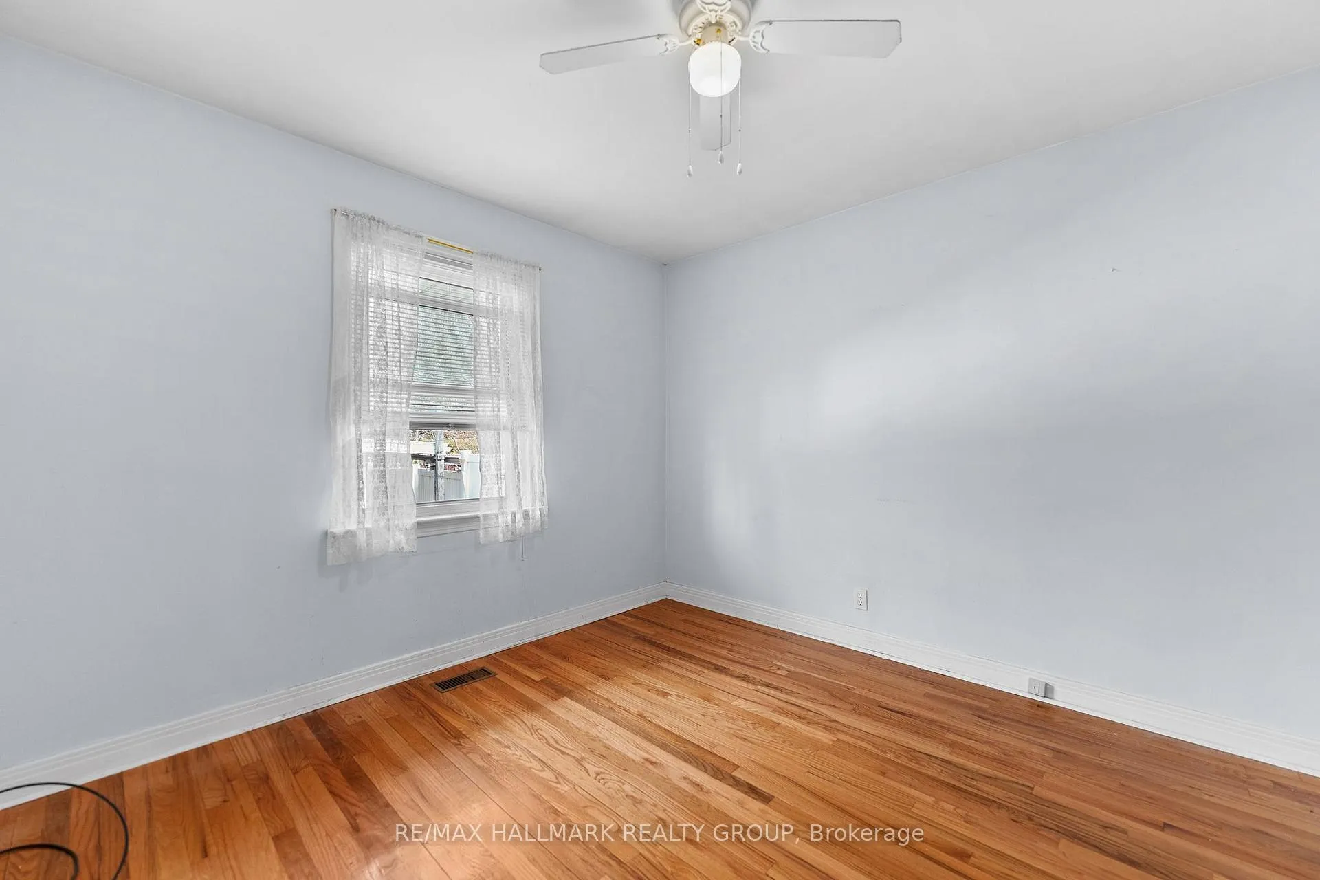 Photo 38 of 2075 Neepawa Avenue, Ottawa, Carlingwood — HOMEH