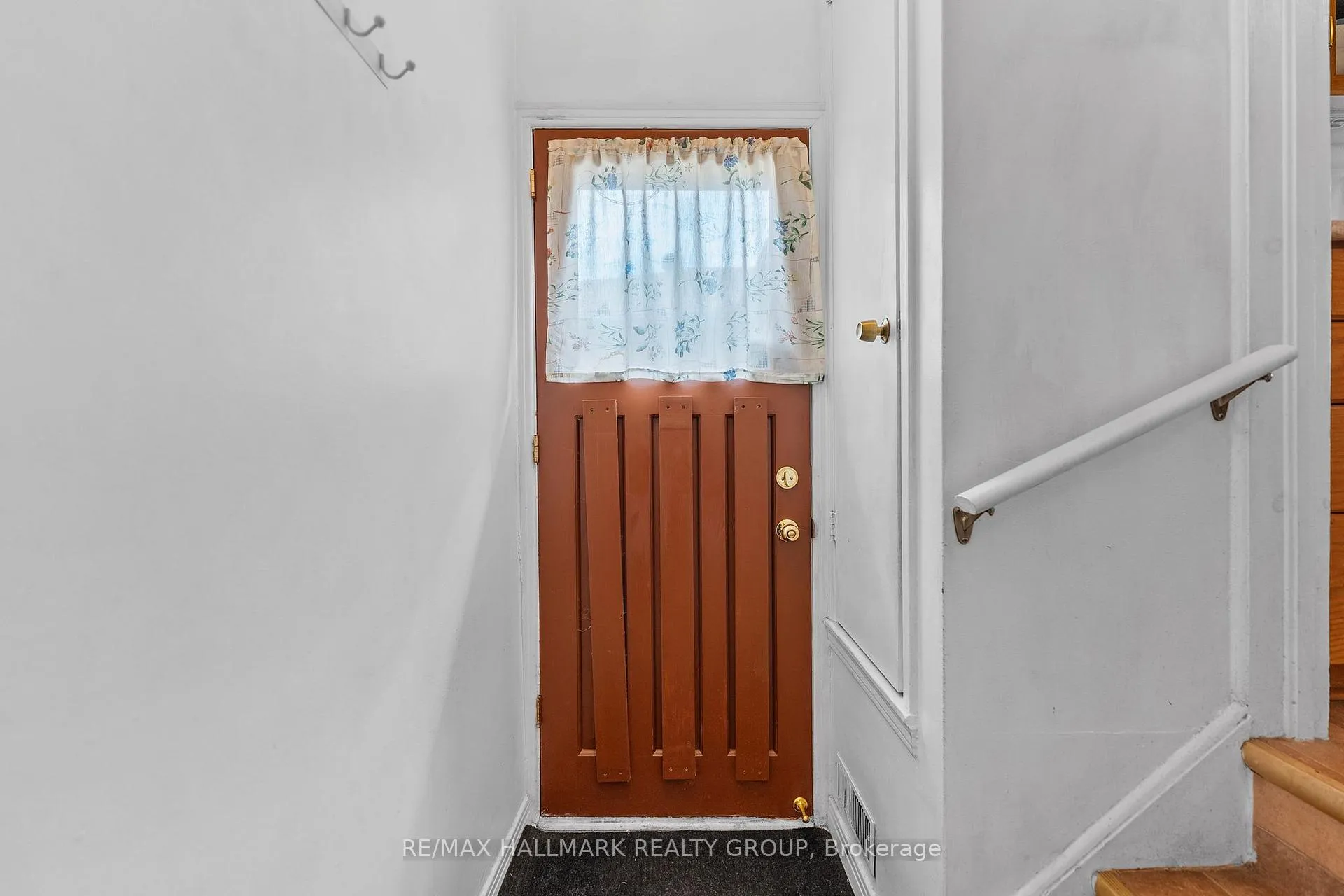 Photo 40 of 2075 Neepawa Avenue, Ottawa, Carlingwood — HOMEH
