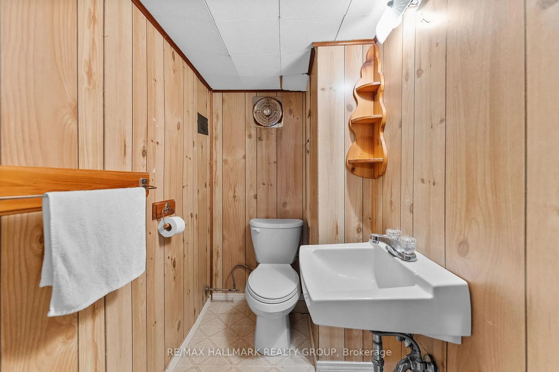 Photo 46 of 2075 Neepawa Avenue, Ottawa, Carlingwood — HOMEH