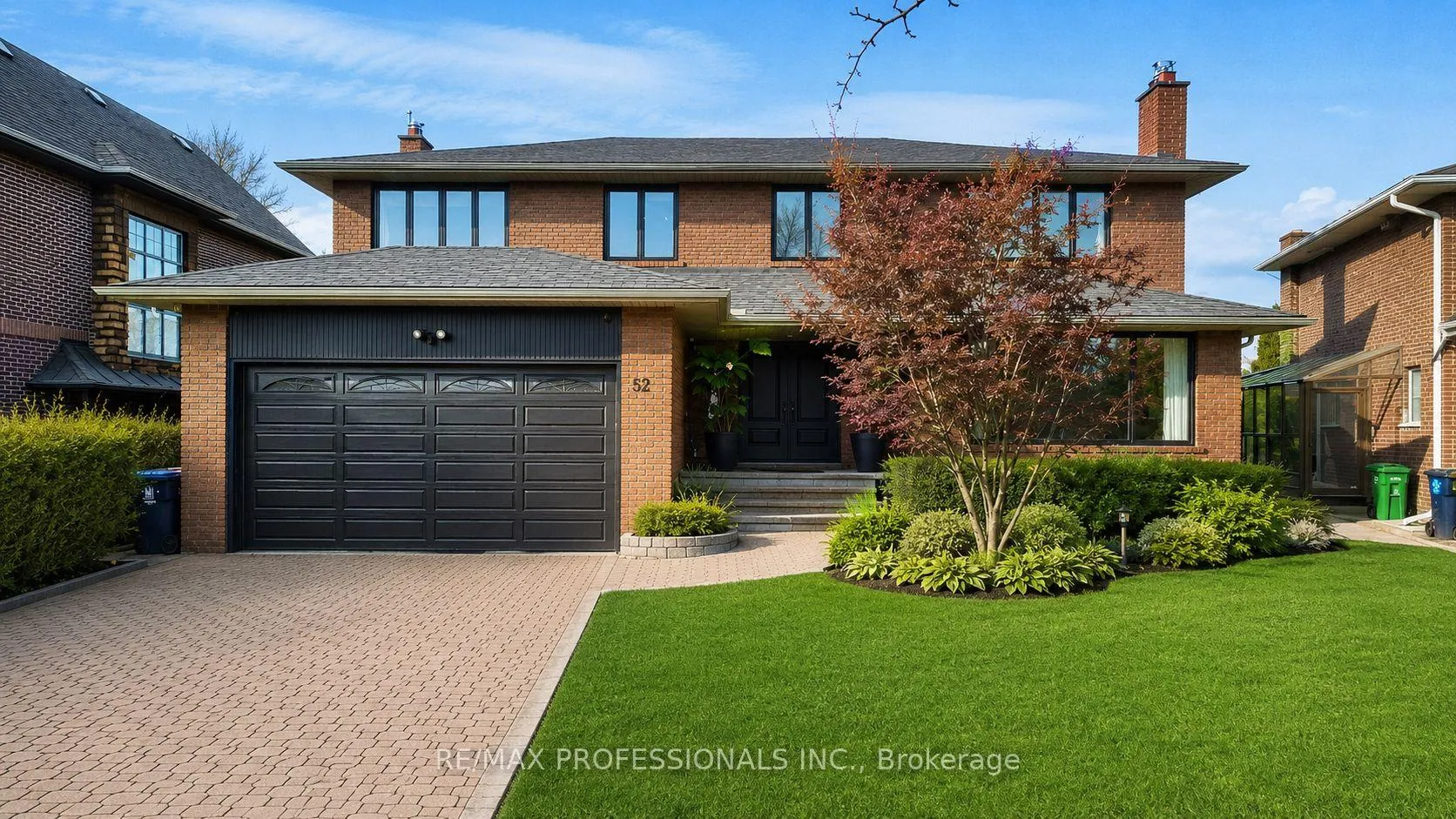 Photo 1 of 52 Courtsfield Crescent, Etobicoke, Edenbridge-Humber Valley — HOMEH
