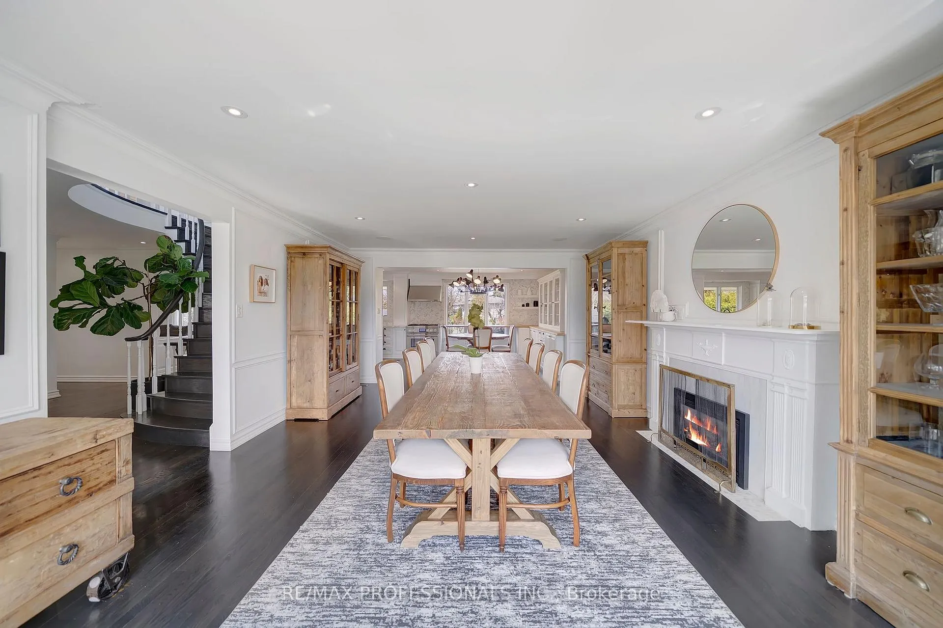 Photo 9 of 52 Courtsfield Crescent, Etobicoke, Edenbridge-Humber Valley — HOMEH
