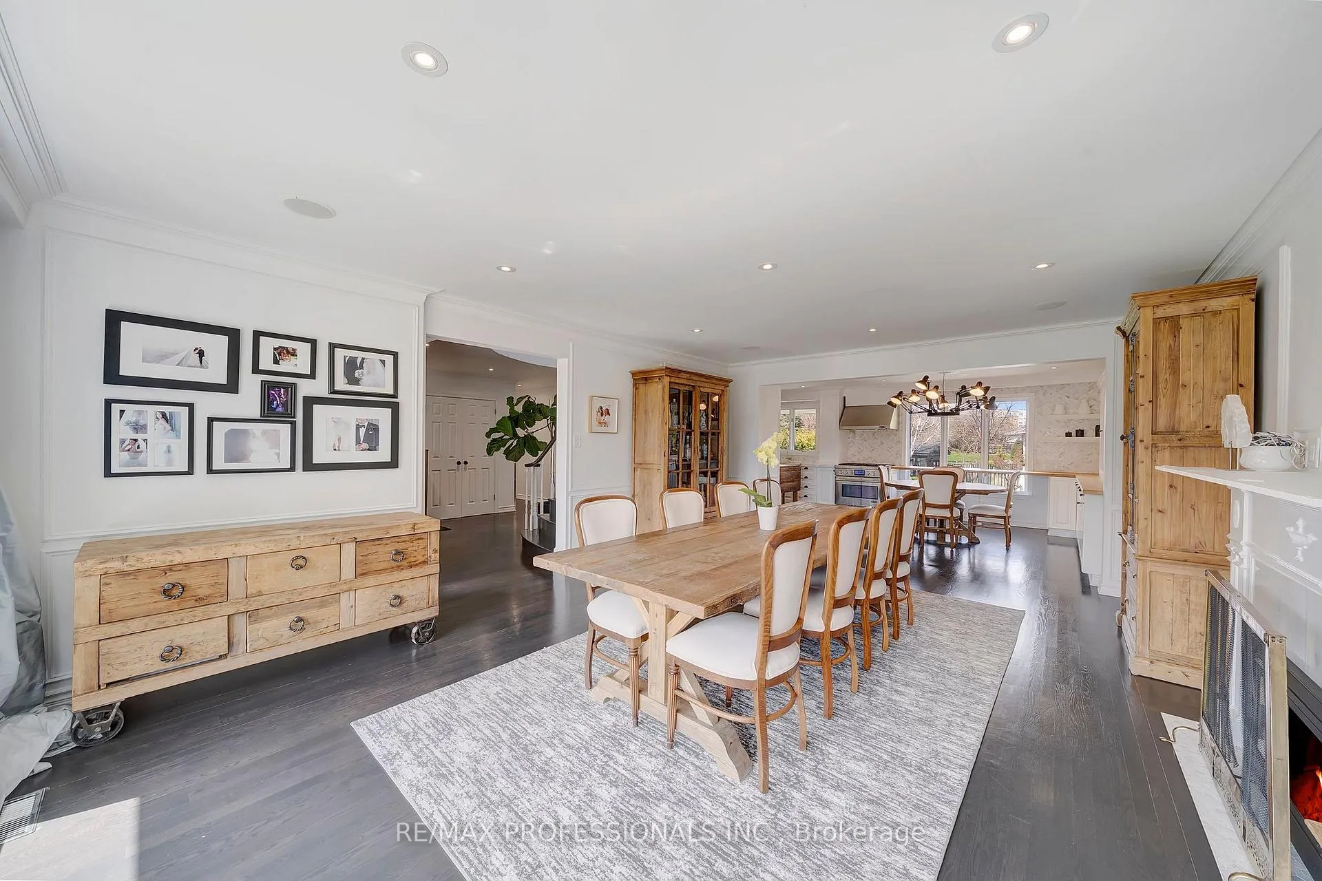 Photo 11 of 52 Courtsfield Crescent, Etobicoke, Edenbridge-Humber Valley — HOMEH