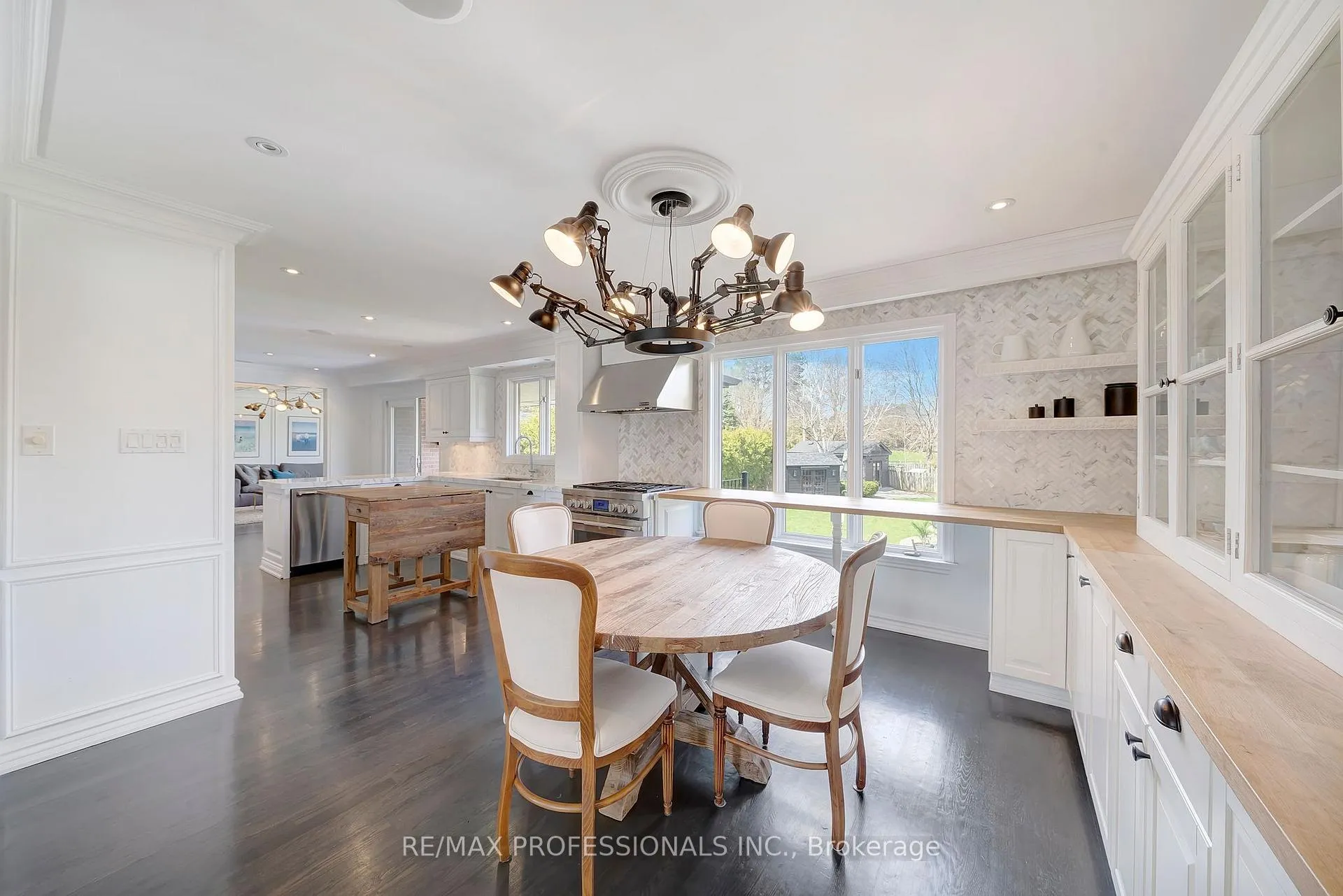 Photo 14 of 52 Courtsfield Crescent, Etobicoke, Edenbridge-Humber Valley — HOMEH