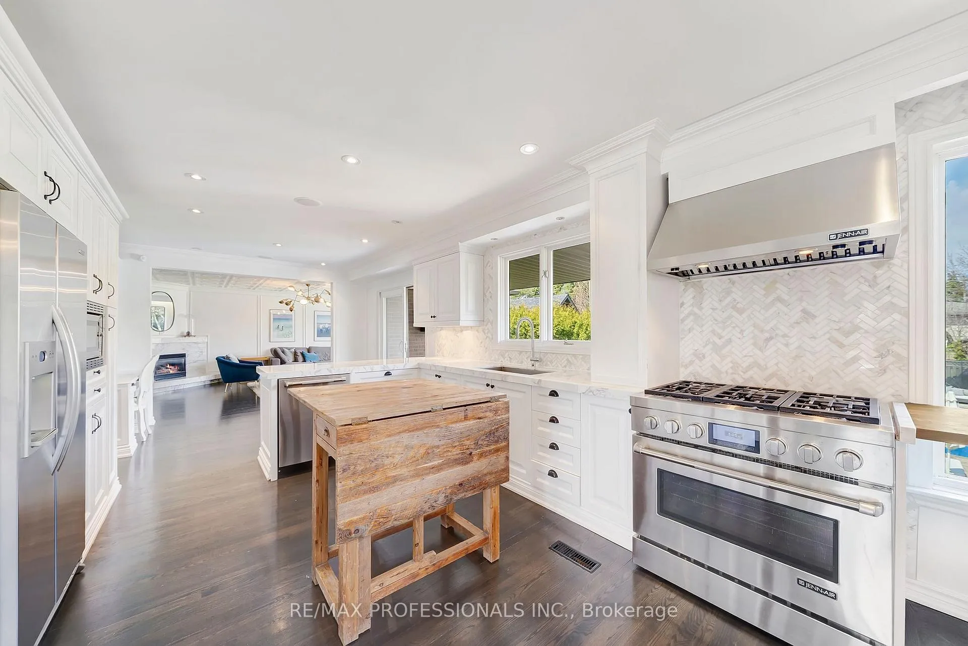 Photo 18 of 52 Courtsfield Crescent, Etobicoke, Edenbridge-Humber Valley — HOMEH
