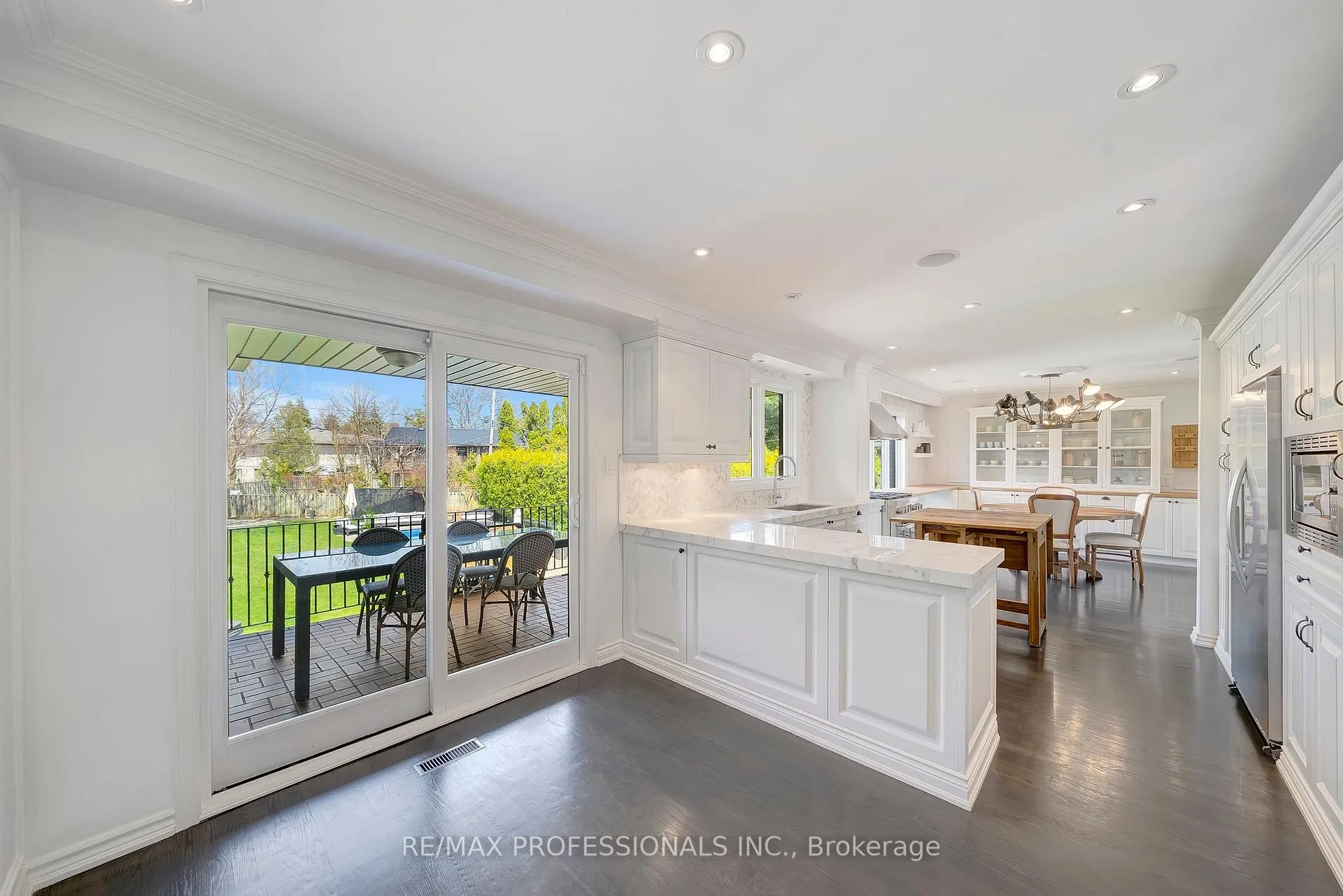 Photo 22 of 52 Courtsfield Crescent, Etobicoke, Edenbridge-Humber Valley — HOMEH
