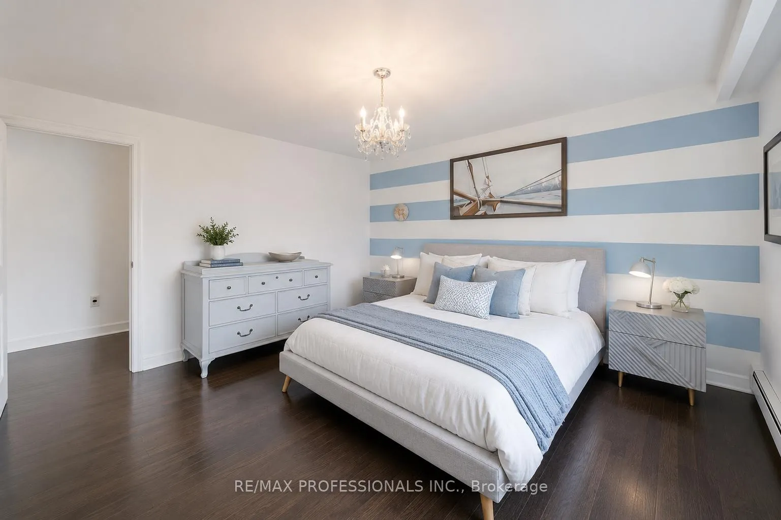 Photo 43 of 52 Courtsfield Crescent, Etobicoke, Edenbridge-Humber Valley — HOMEH