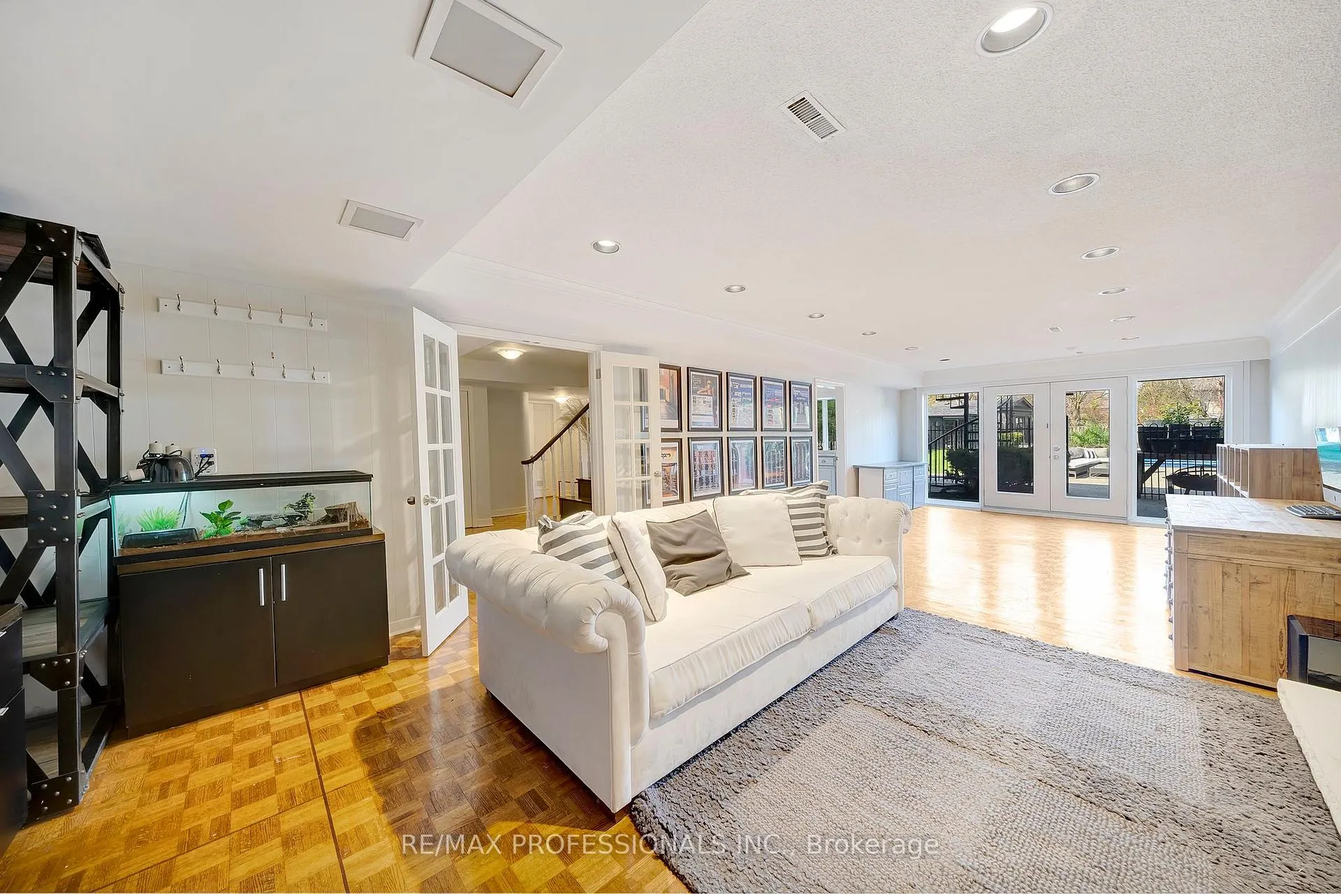 Photo 47 of 52 Courtsfield Crescent, Etobicoke, Edenbridge-Humber Valley — HOMEH