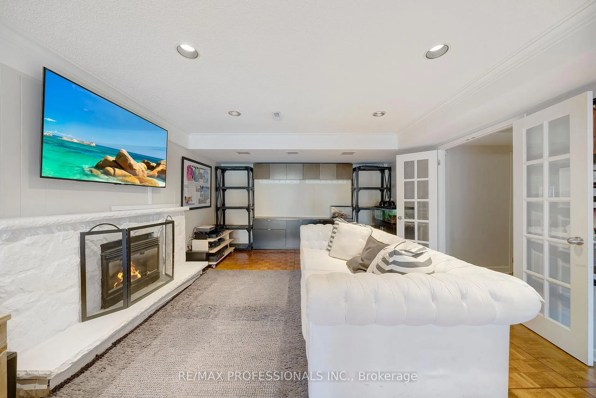 Photo 49 of 52 Courtsfield Crescent, Etobicoke, Edenbridge-Humber Valley — HOMEH