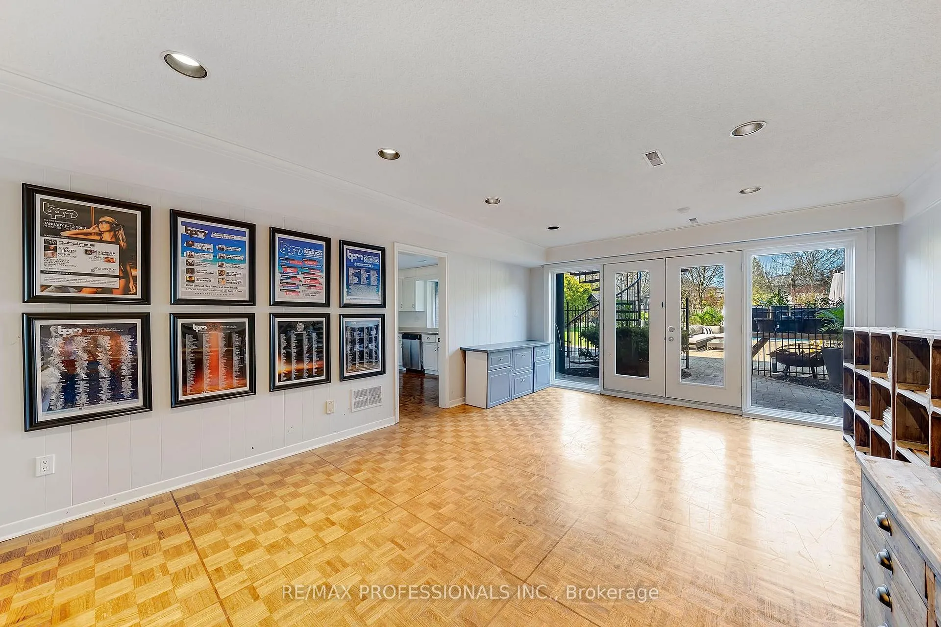Photo 50 of 52 Courtsfield Crescent, Etobicoke, Edenbridge-Humber Valley — HOMEH
