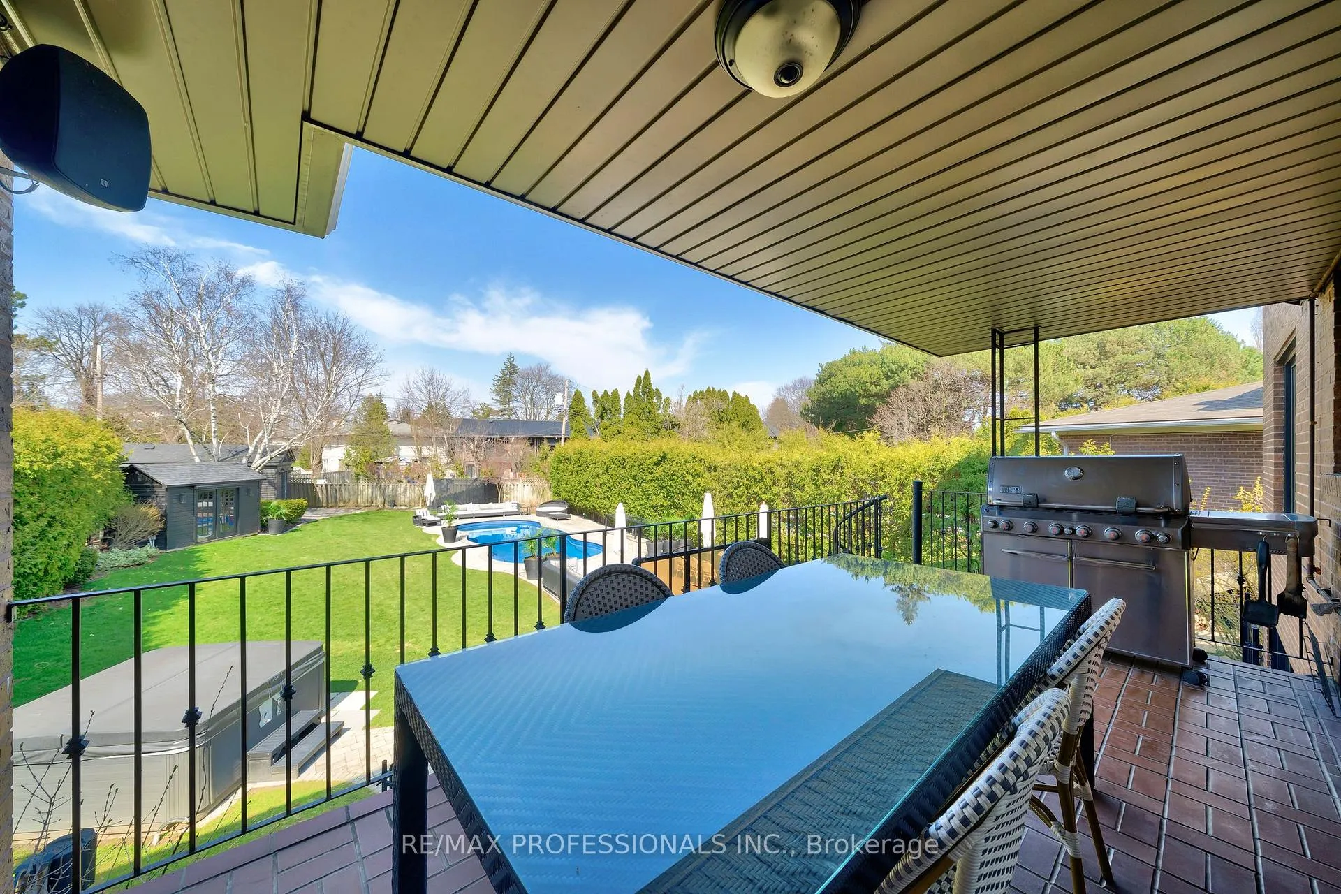 Photo 56 of 52 Courtsfield Crescent, Etobicoke, Edenbridge-Humber Valley — HOMEH