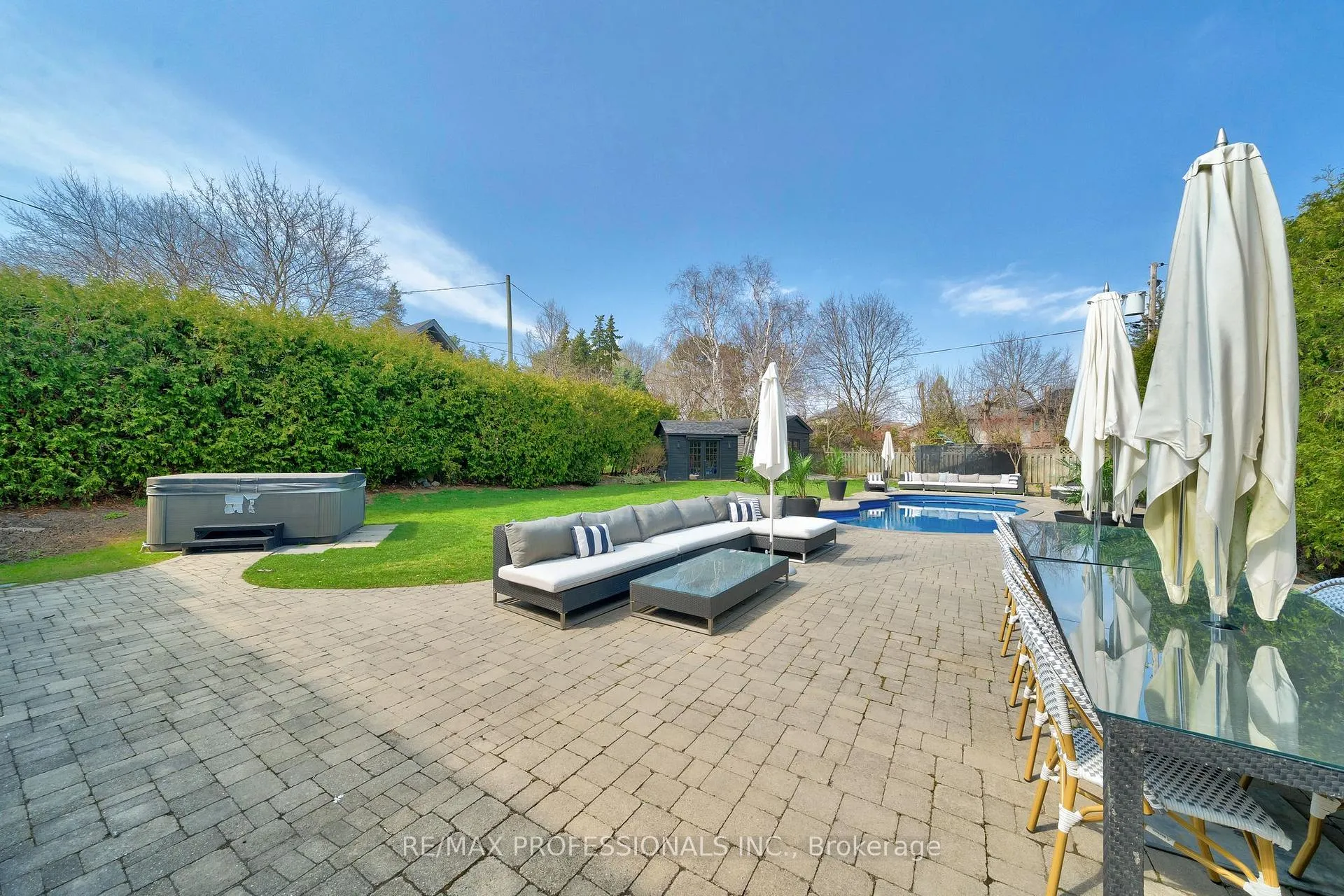 Photo 57 of 52 Courtsfield Crescent, Etobicoke, Edenbridge-Humber Valley — HOMEH
