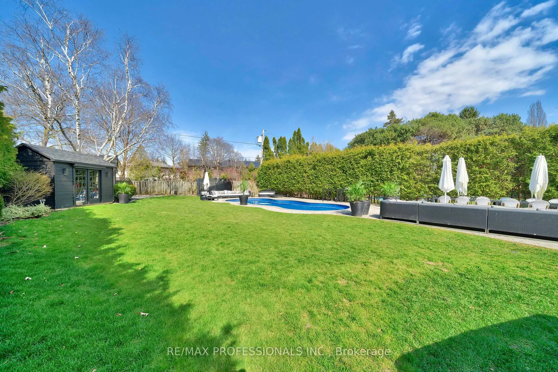 Photo 66 of 52 Courtsfield Crescent, Etobicoke, Edenbridge-Humber Valley — HOMEH