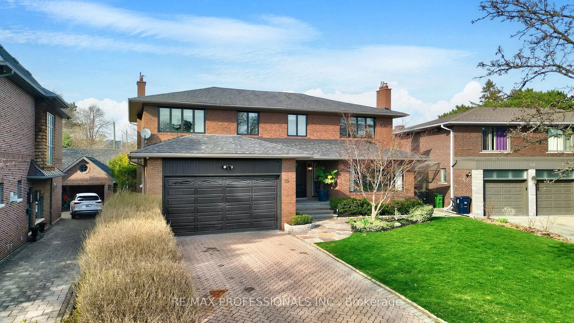 Photo 4 of 52 Courtsfield Crescent, Etobicoke, Edenbridge-Humber Valley — HOMEH