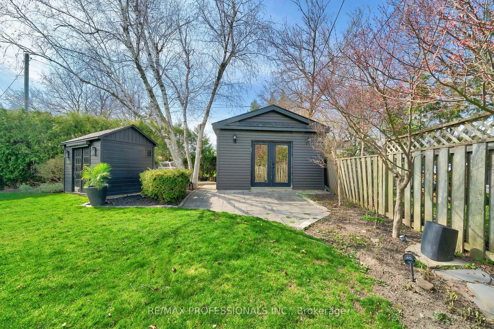 Photo 54 of 52 Courtsfield Crescent, Etobicoke, Edenbridge-Humber Valley — HOMEH