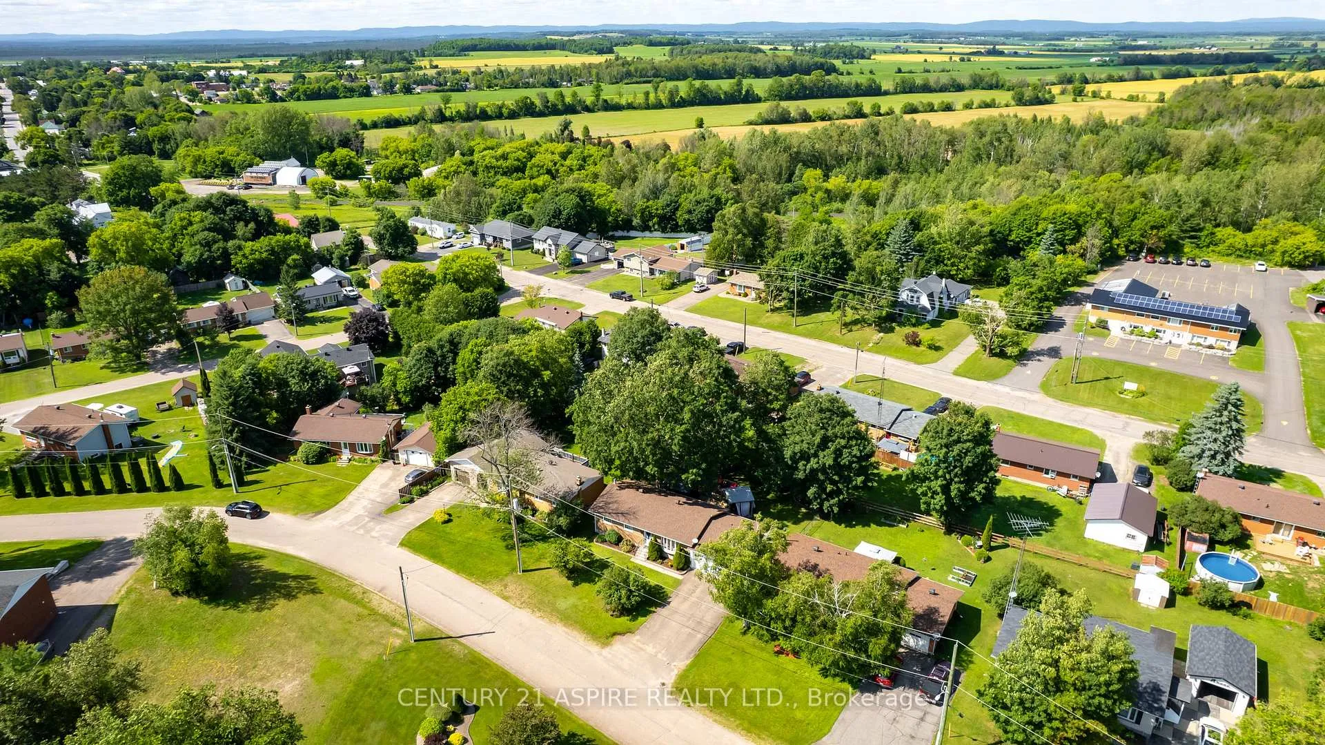 Photo 47 of 22 Harris Crescent, Whitewater Region, Beachburg — HOMEH