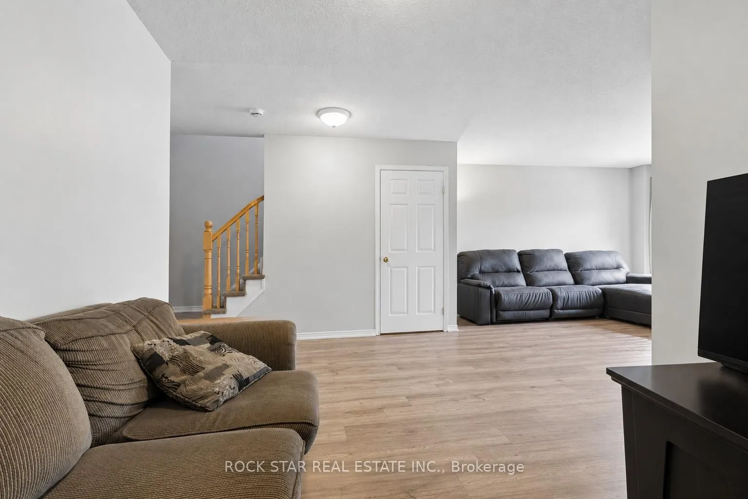 Photo 6 of 72 Chesterton Lane, Guelph, Grange Road — HOMEH