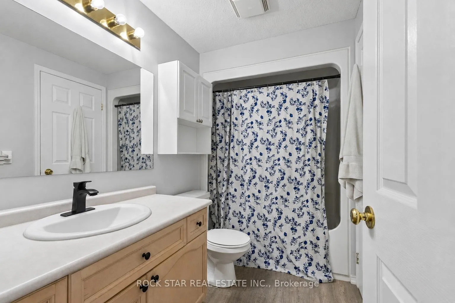Photo 14 of 72 Chesterton Lane, Guelph, Grange Road — HOMEH