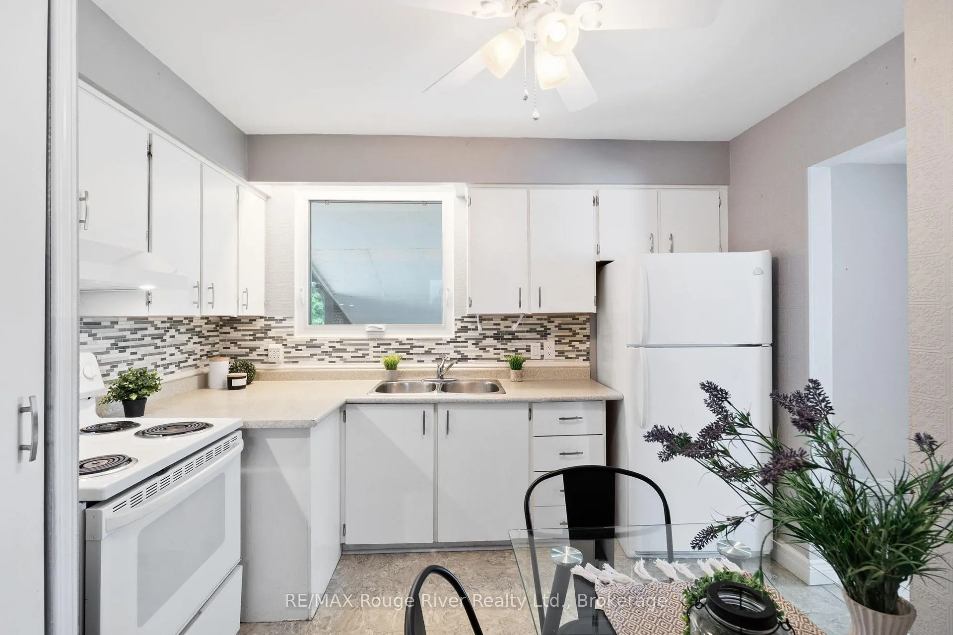 Photo 17 of 42 Meredith Crescent, Cobourg — HOMEH