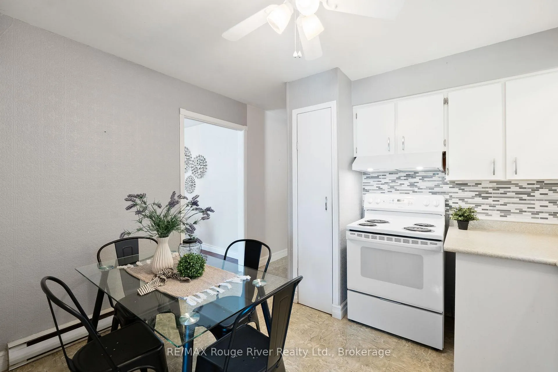 Photo 20 of 42 Meredith Crescent, Cobourg — HOMEH